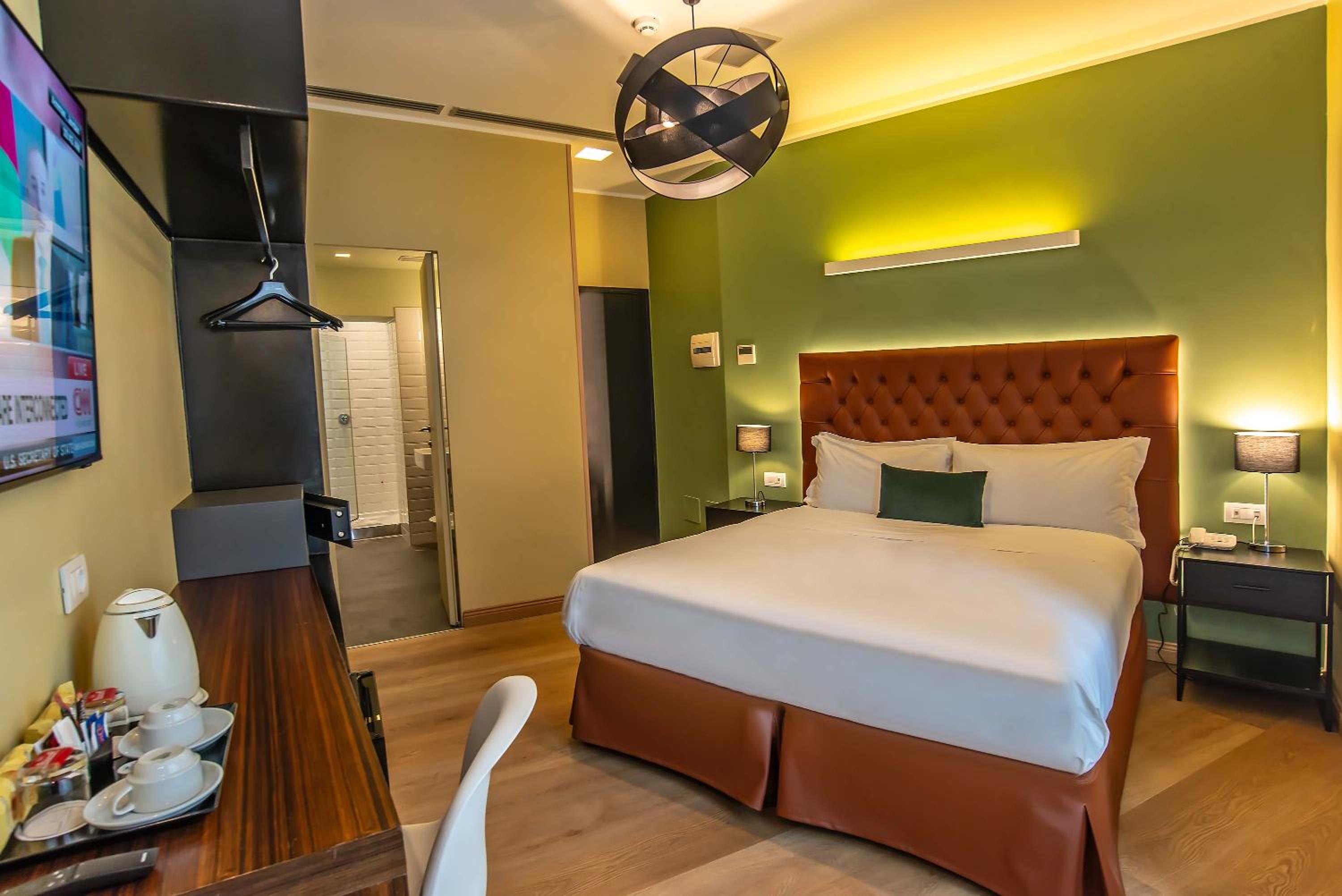 Standard Double or Twin Room thumbnail 6
