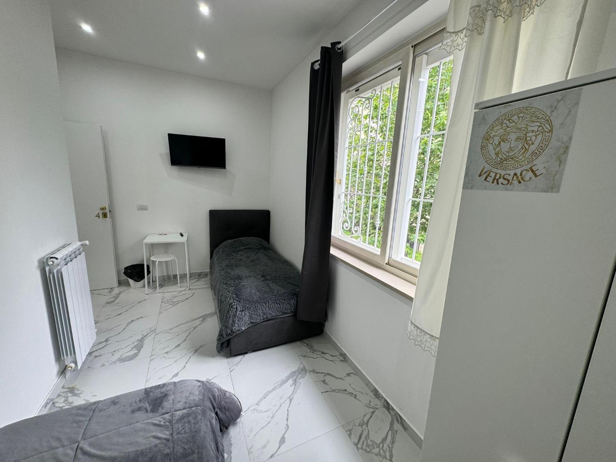 Twin Room with Private Bathroom photo 1