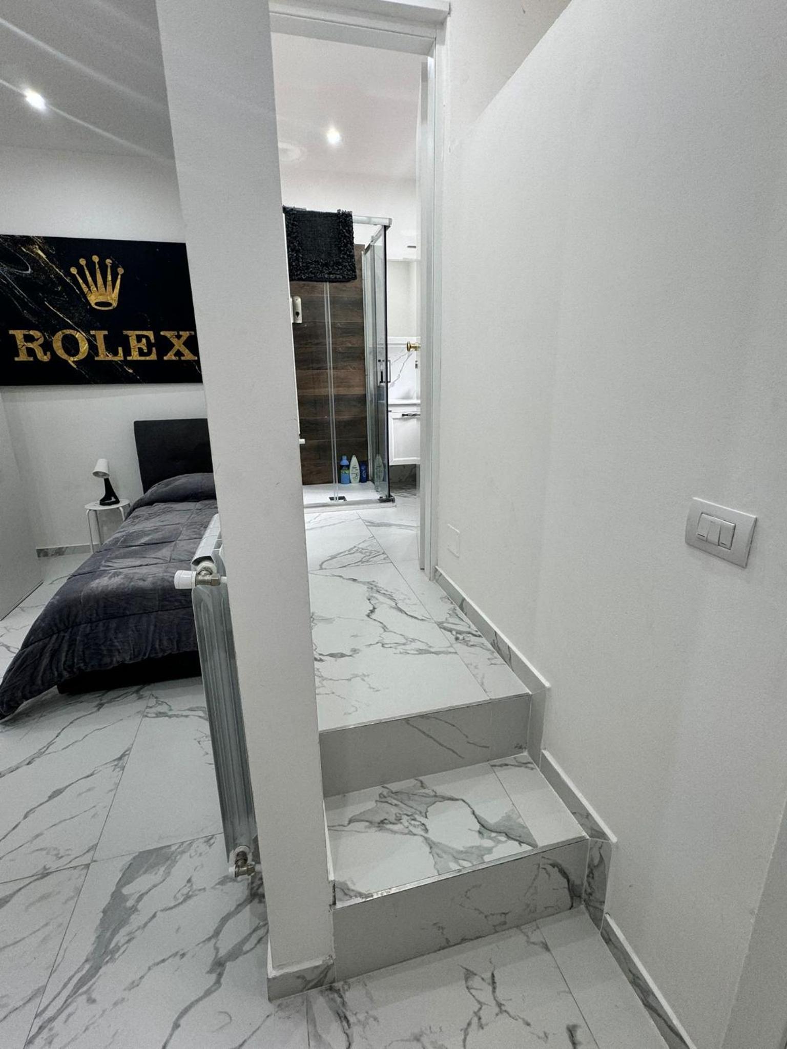 Twin Room with Private Bathroom photo 2