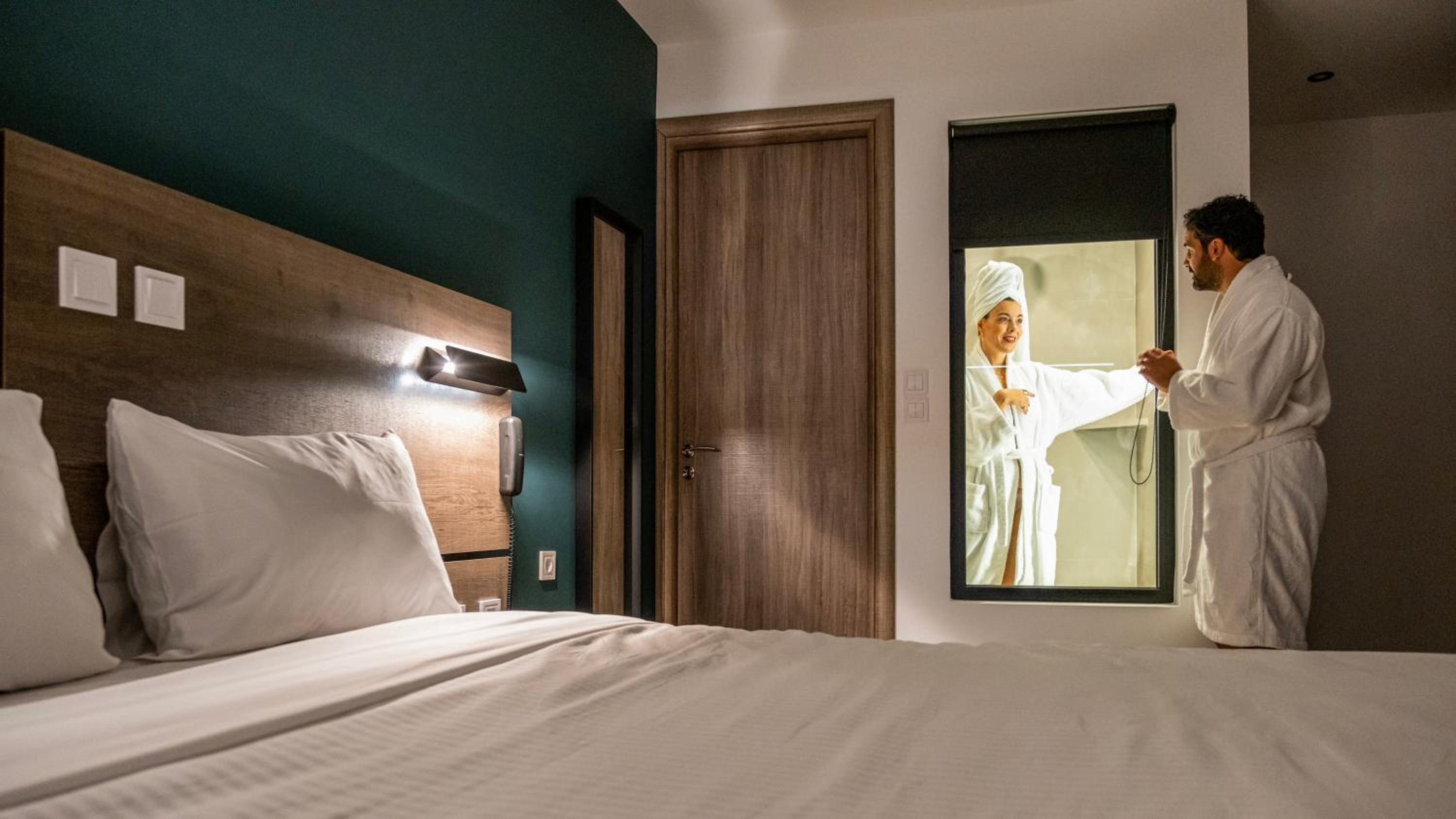 Executive Suite - Photo 14