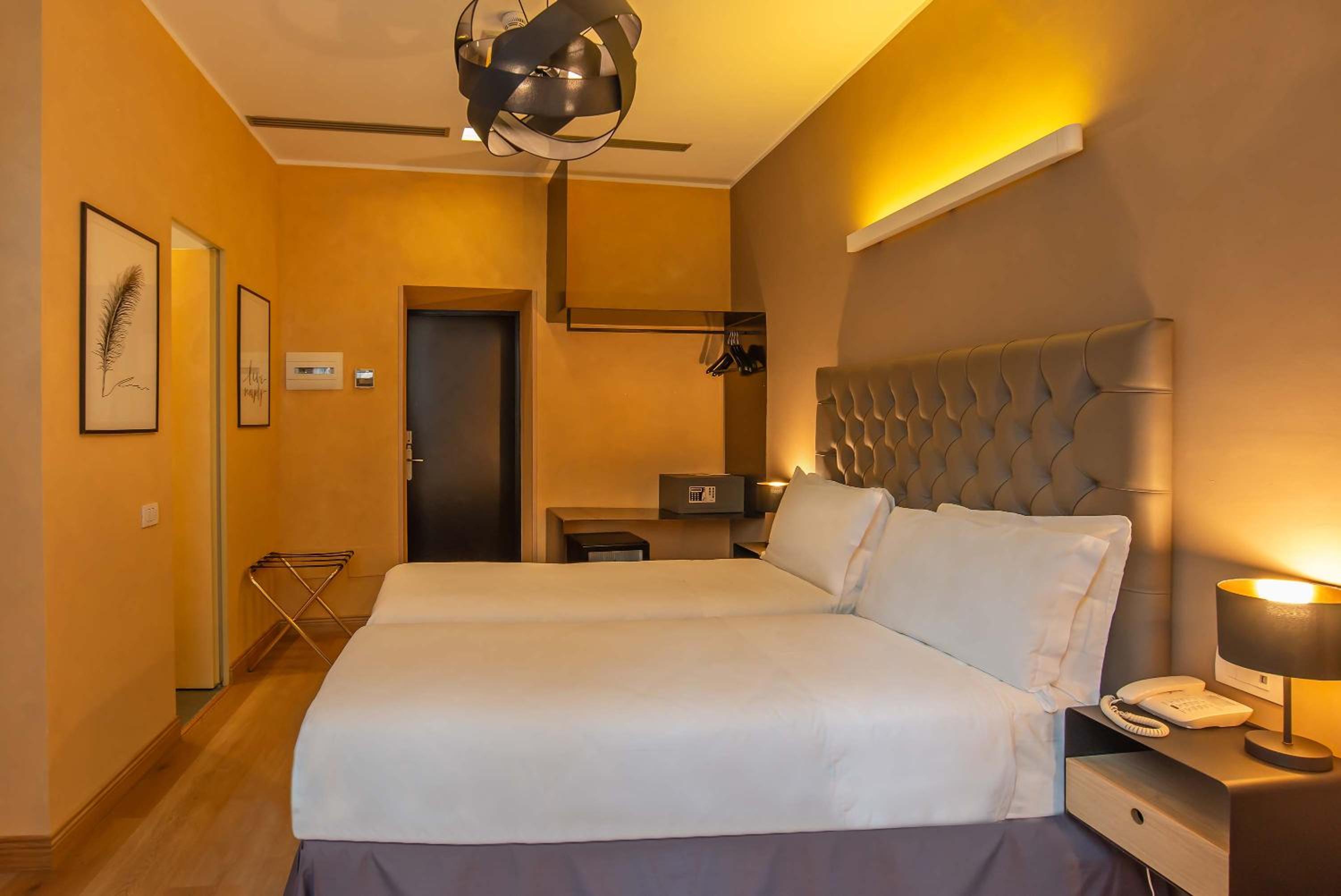 Standard Double or Twin Room thumbnail 6
