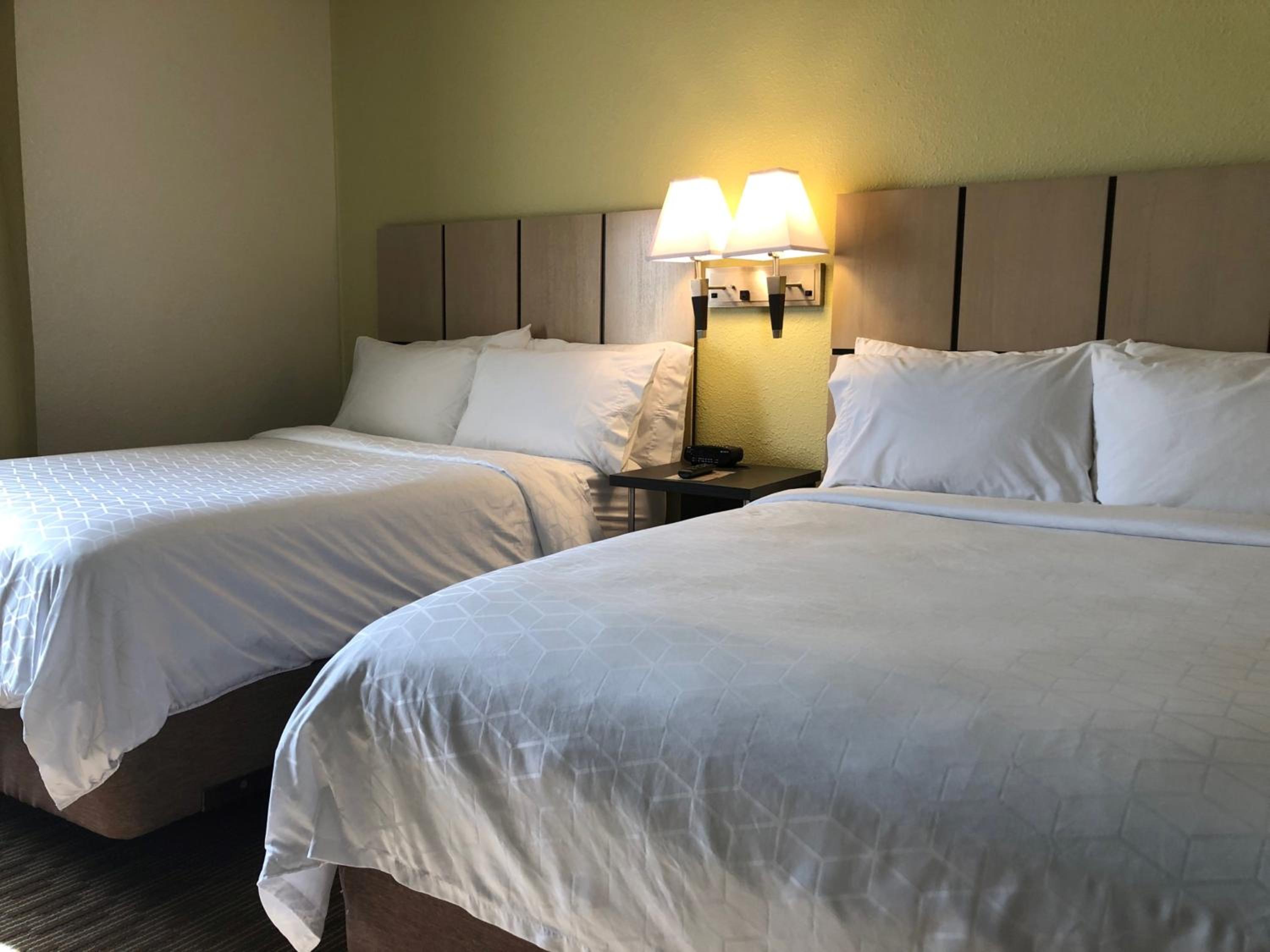 Studio Suite with Two Double Beds - Photo 1