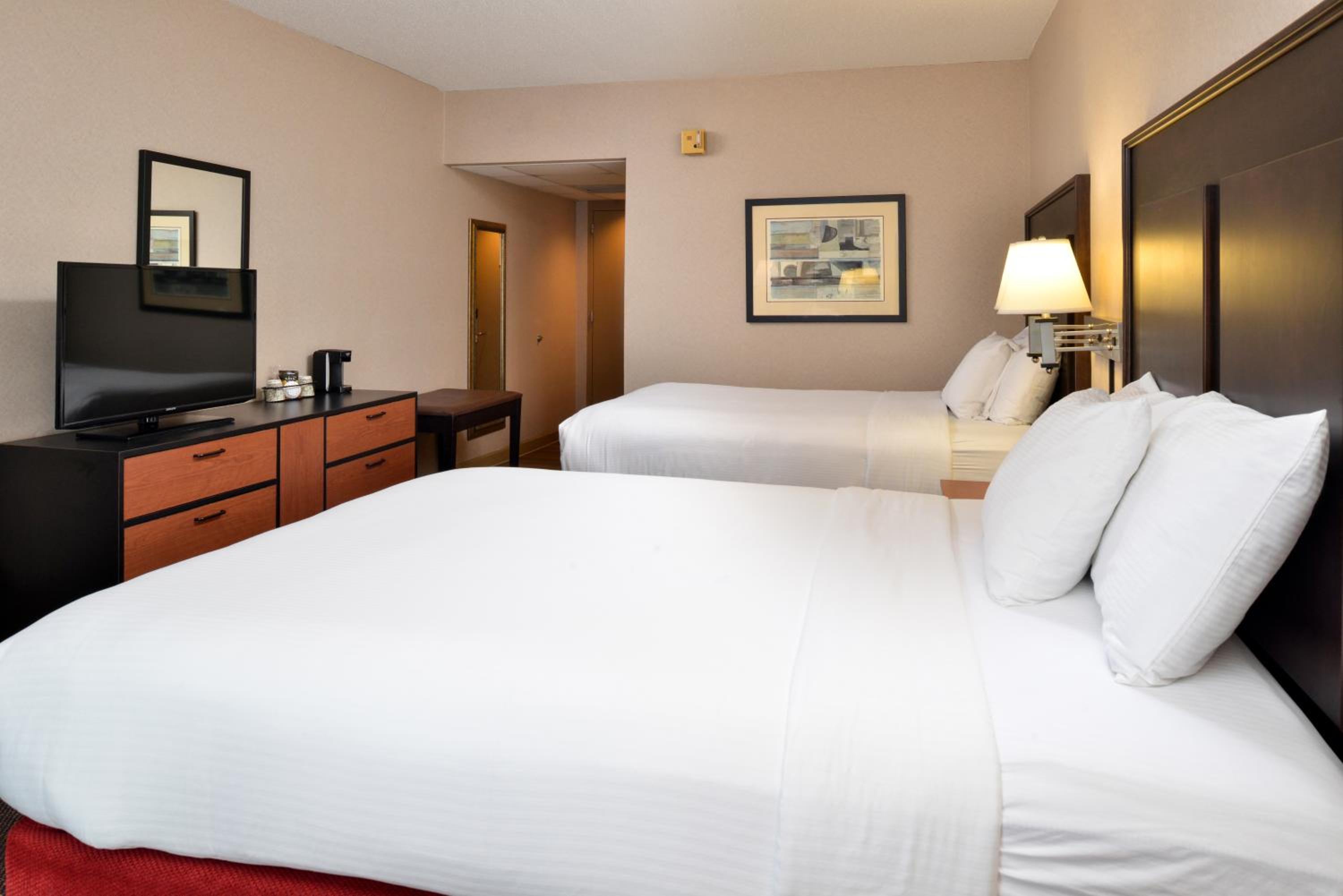Queen Room with Two Queen Beds - Photo 1