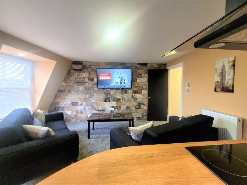 Two-Bedroom Apartment with Balcony photo 3