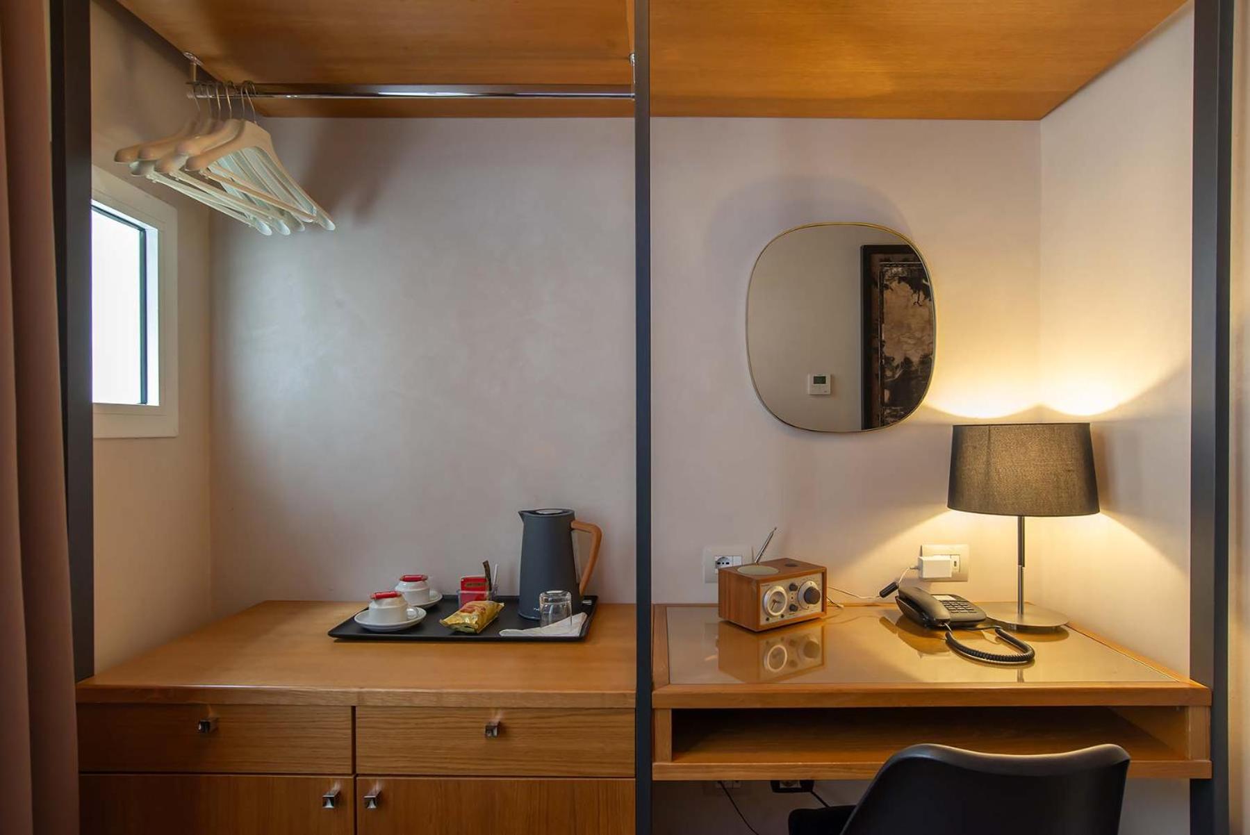 Superior Single Room thumbnail 5