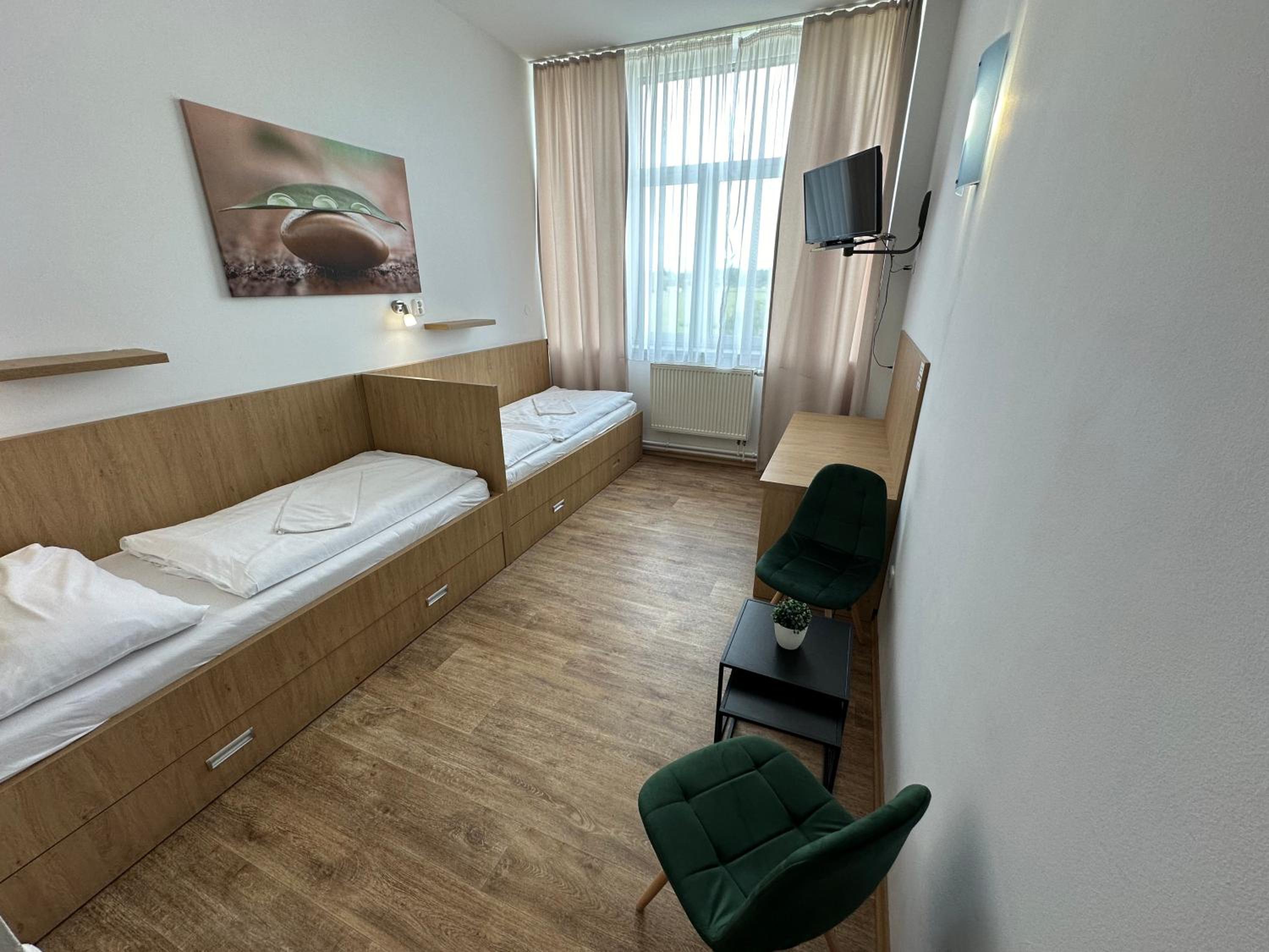 Twin Room with Private Bathroom photo 1