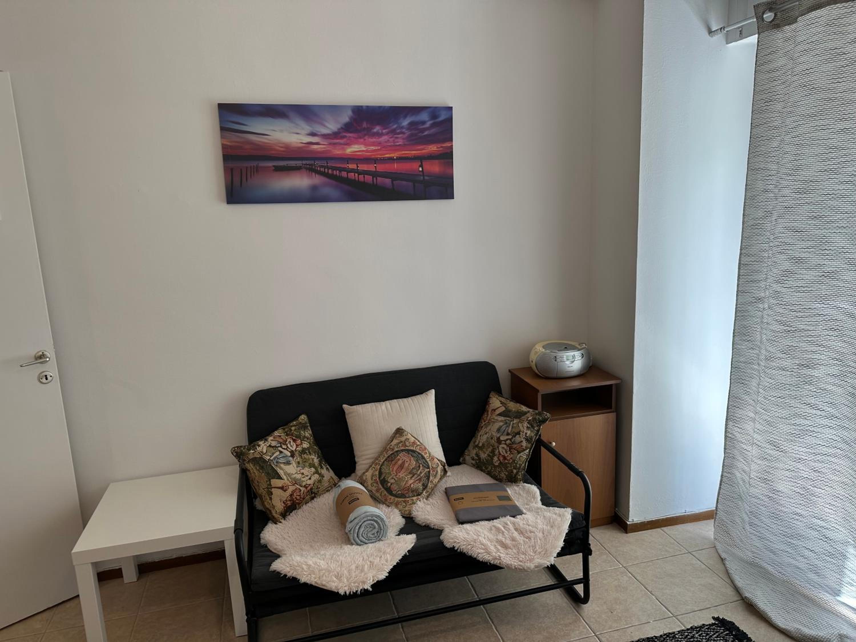One-Bedroom Apartment photo 3