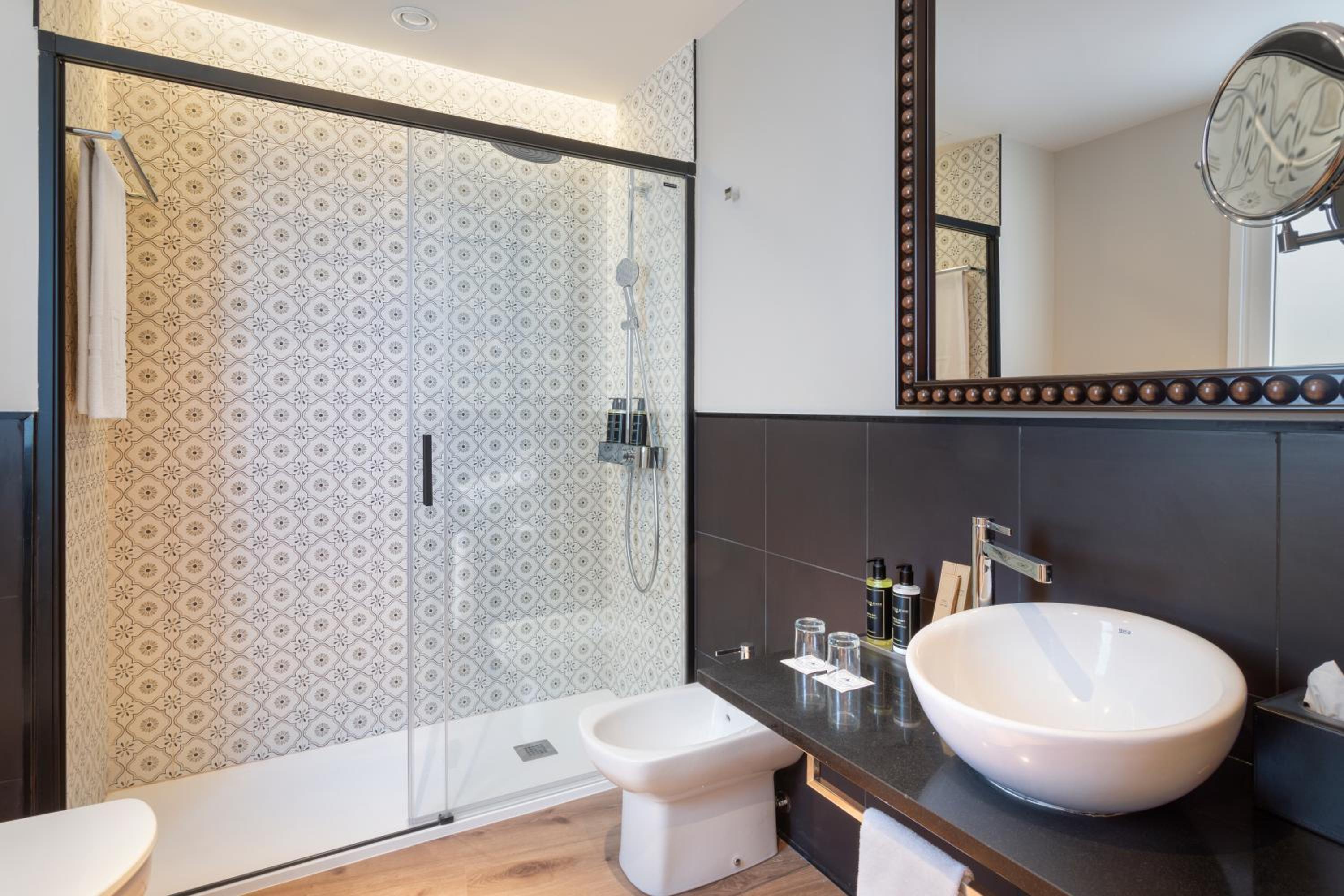 Double or Twin Room - Photo 2