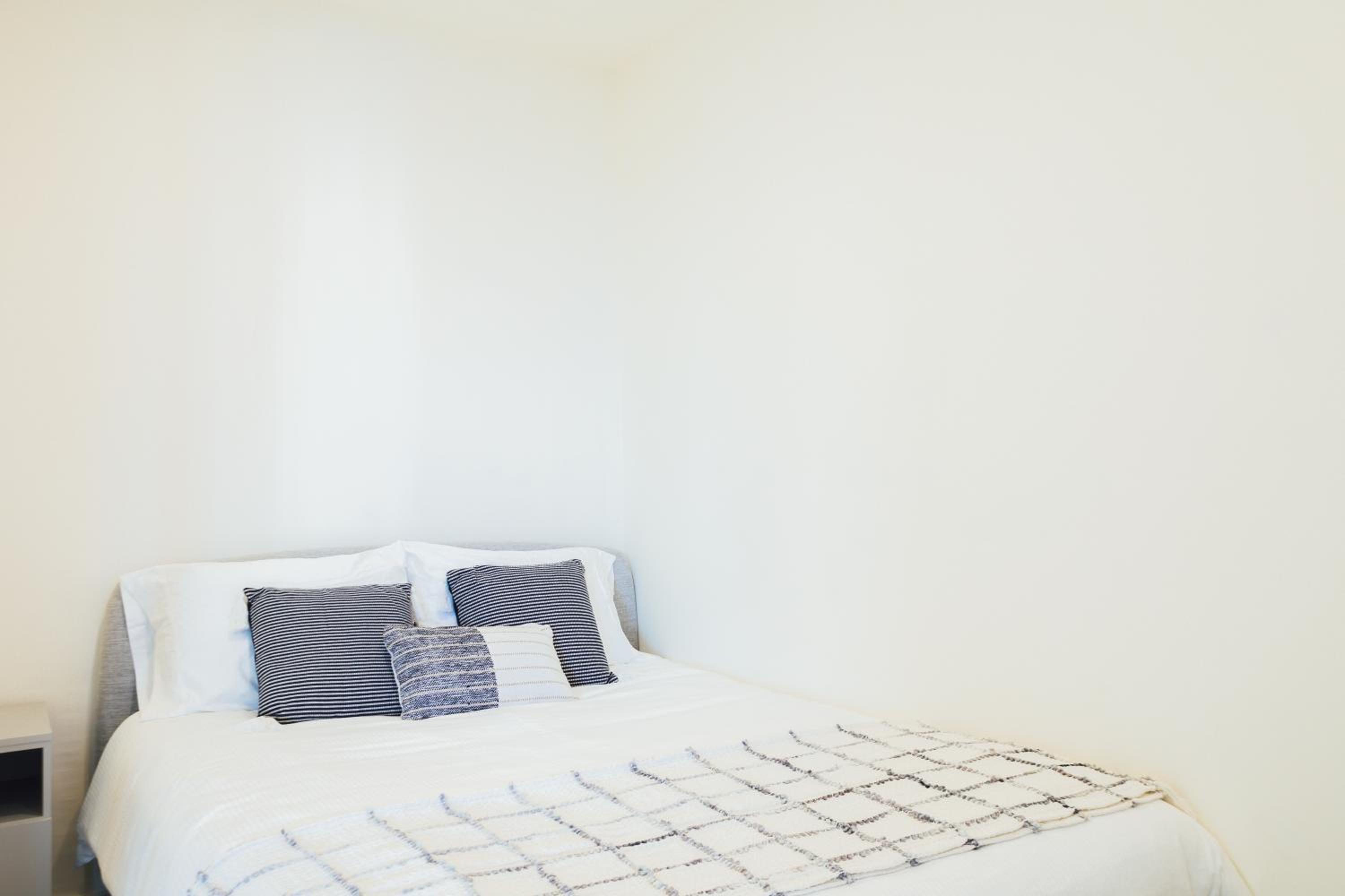 Three-Bedroom Apartment photo 2