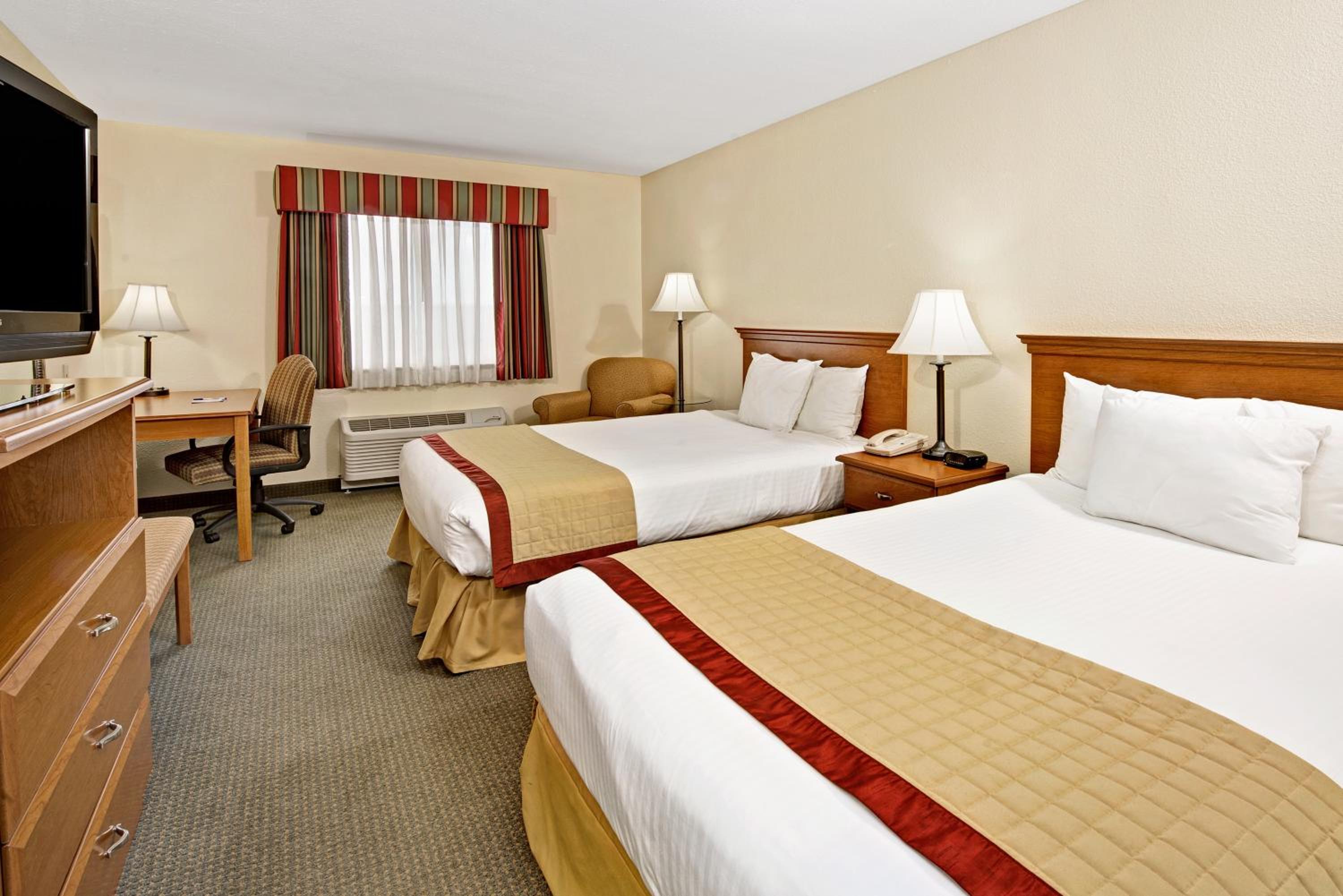 Double Room with Two Double Beds - Non-Smoking - Photo 4
