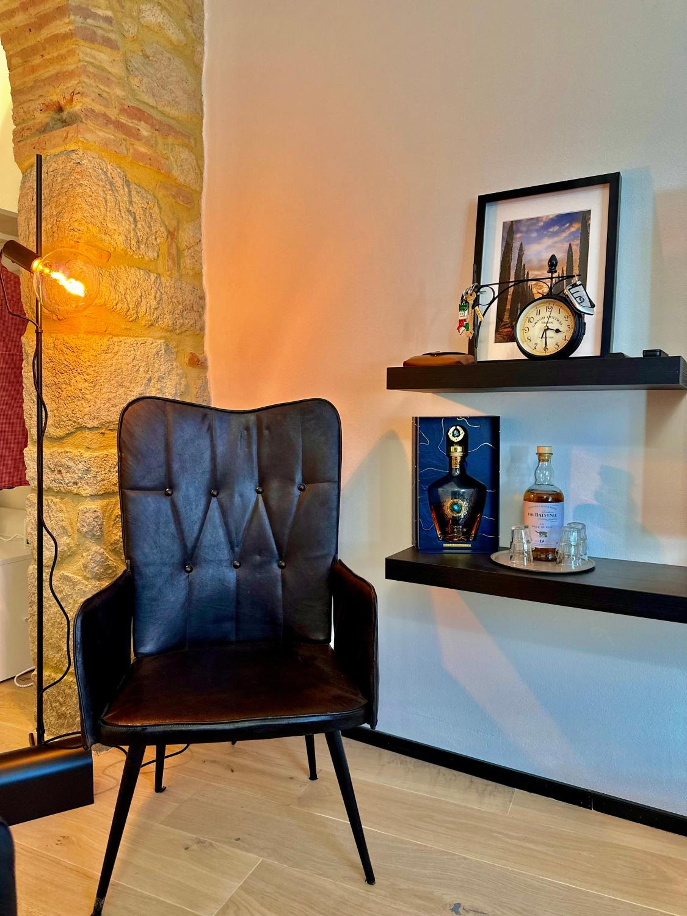 One-Bedroom Apartment photo 3