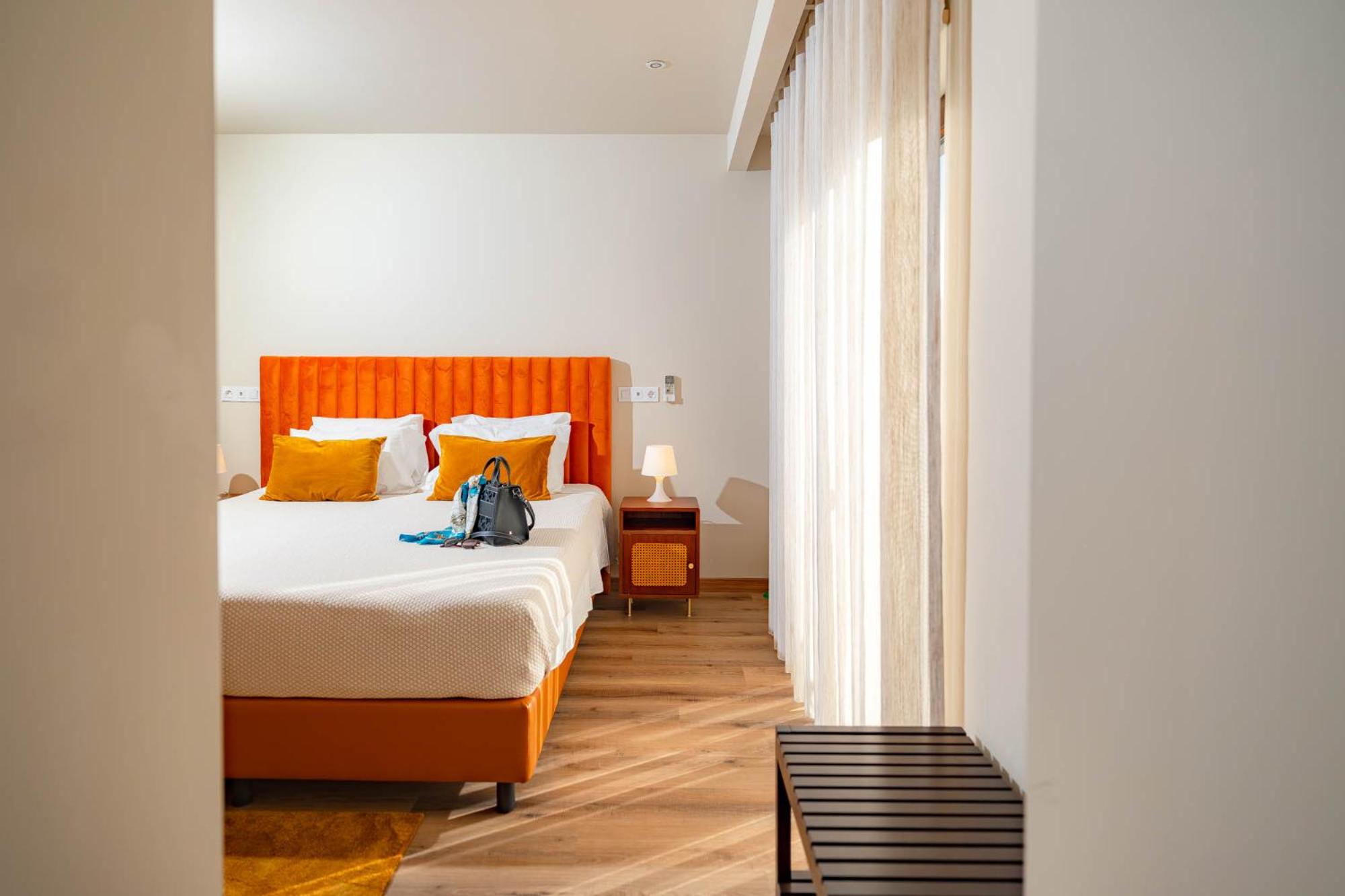 Deluxe Double Room with Balcony photo 2