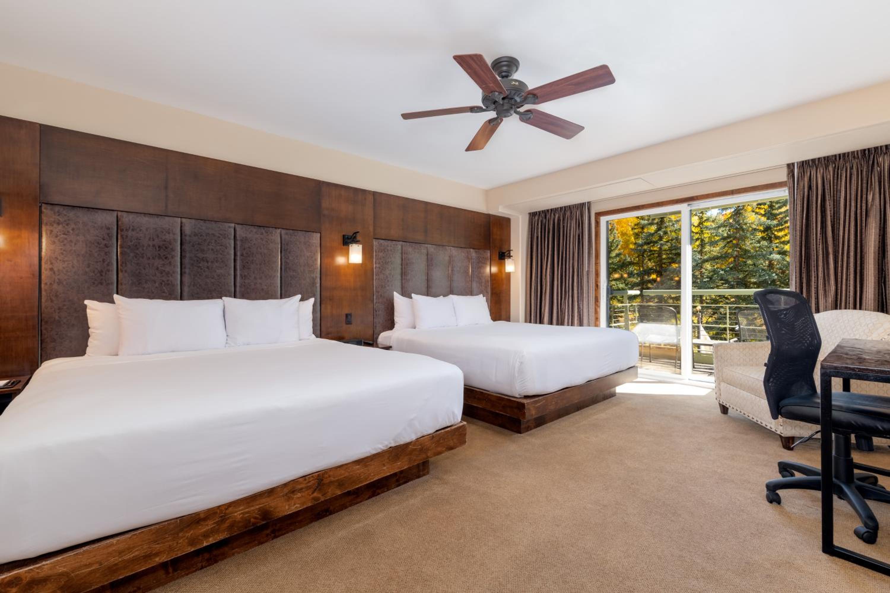 King Room with Two King Beds - Photo 4