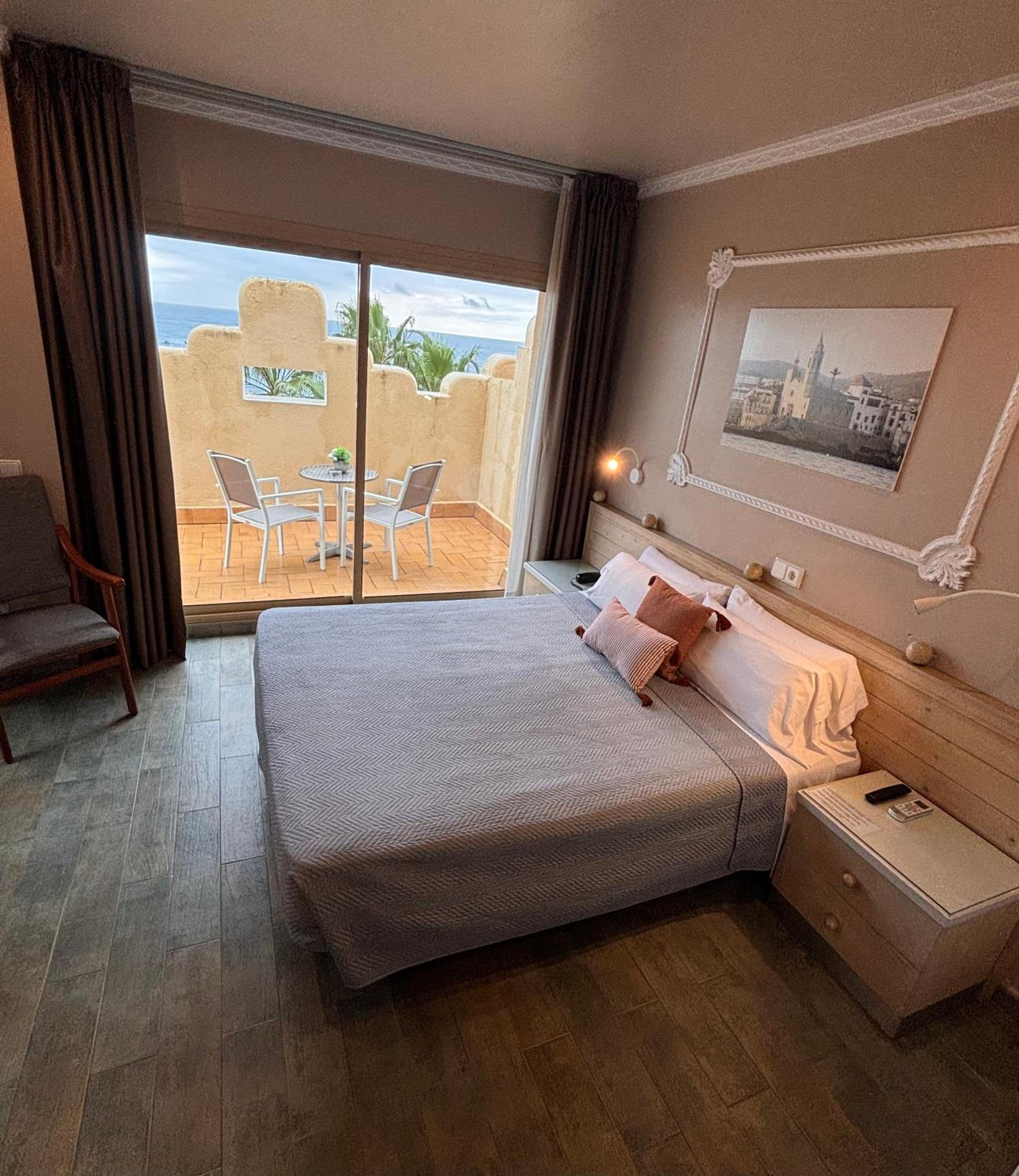 Superior Double Room with Terrace and Sea view  - Photo 8