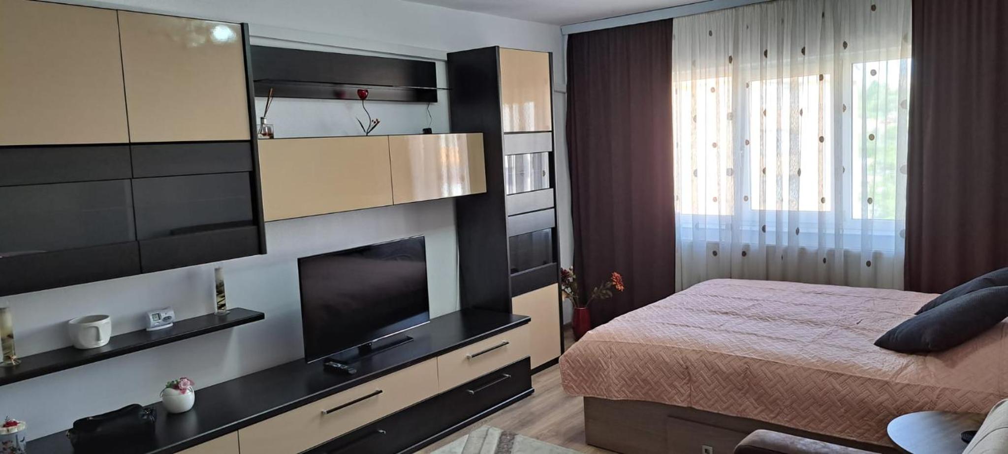 Two-Bedroom Apartment - Photo 2