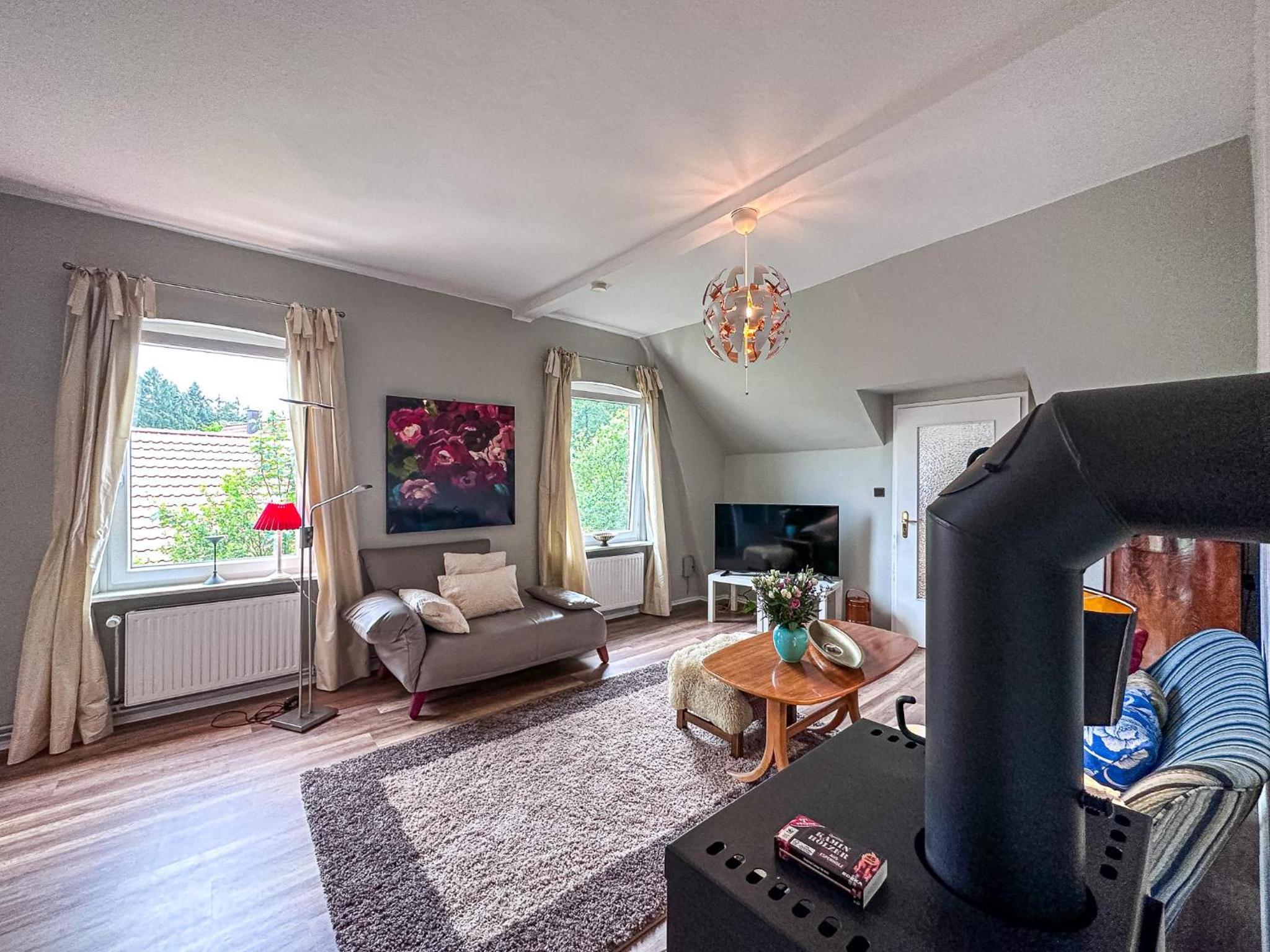 Two-Bedroom Apartment with Shower  photo 2