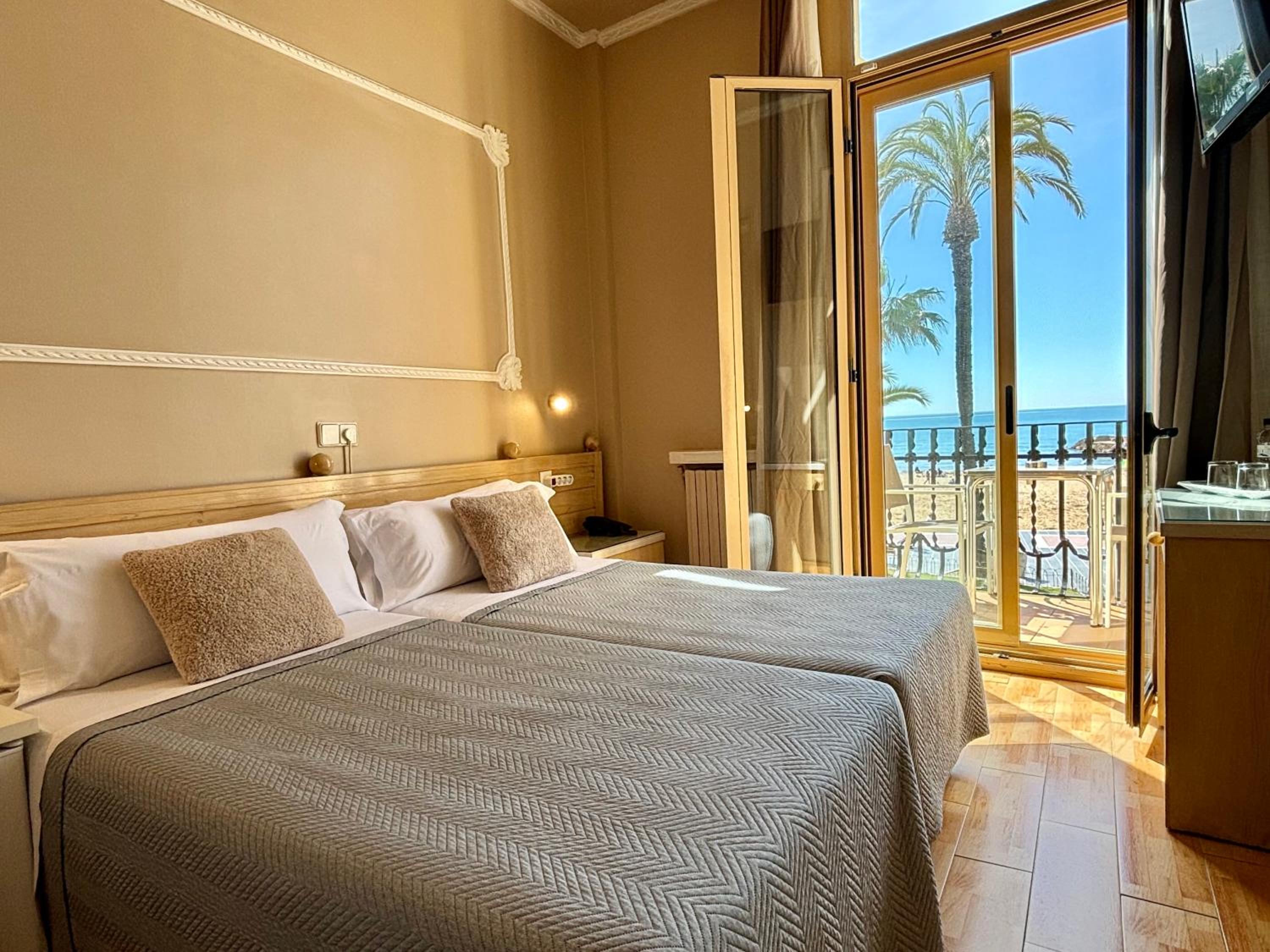 Superior Double Room with Terrace and Sea view  - Photo 1