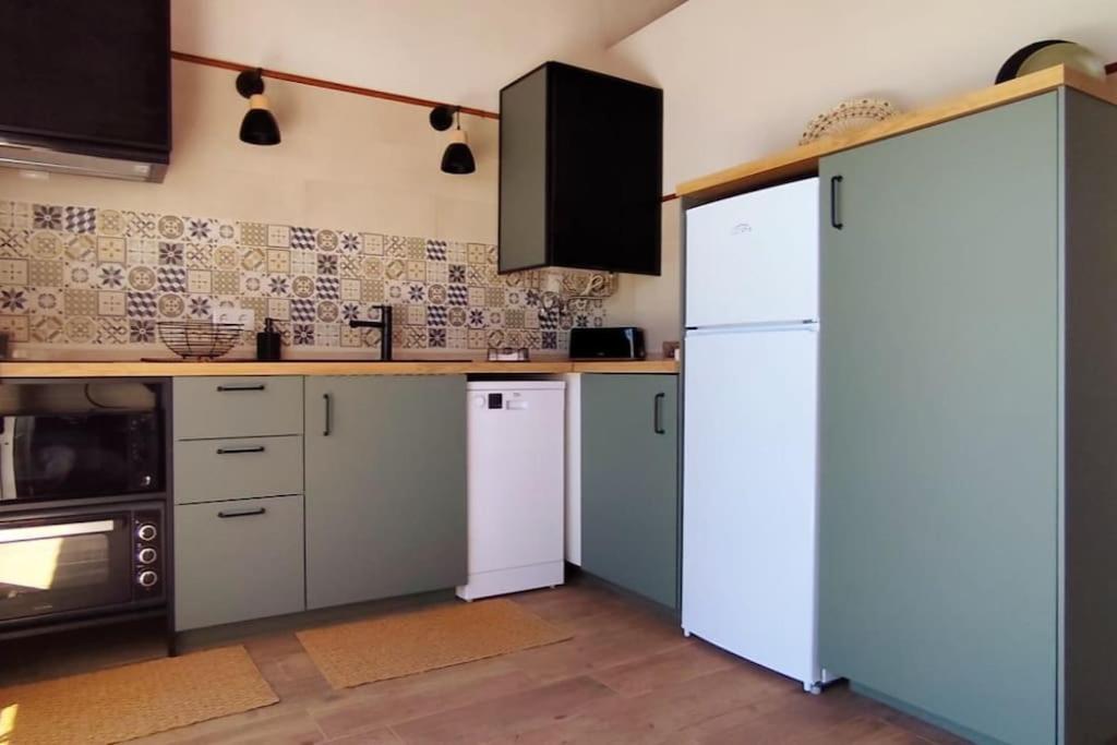 One-Bedroom House photo 2