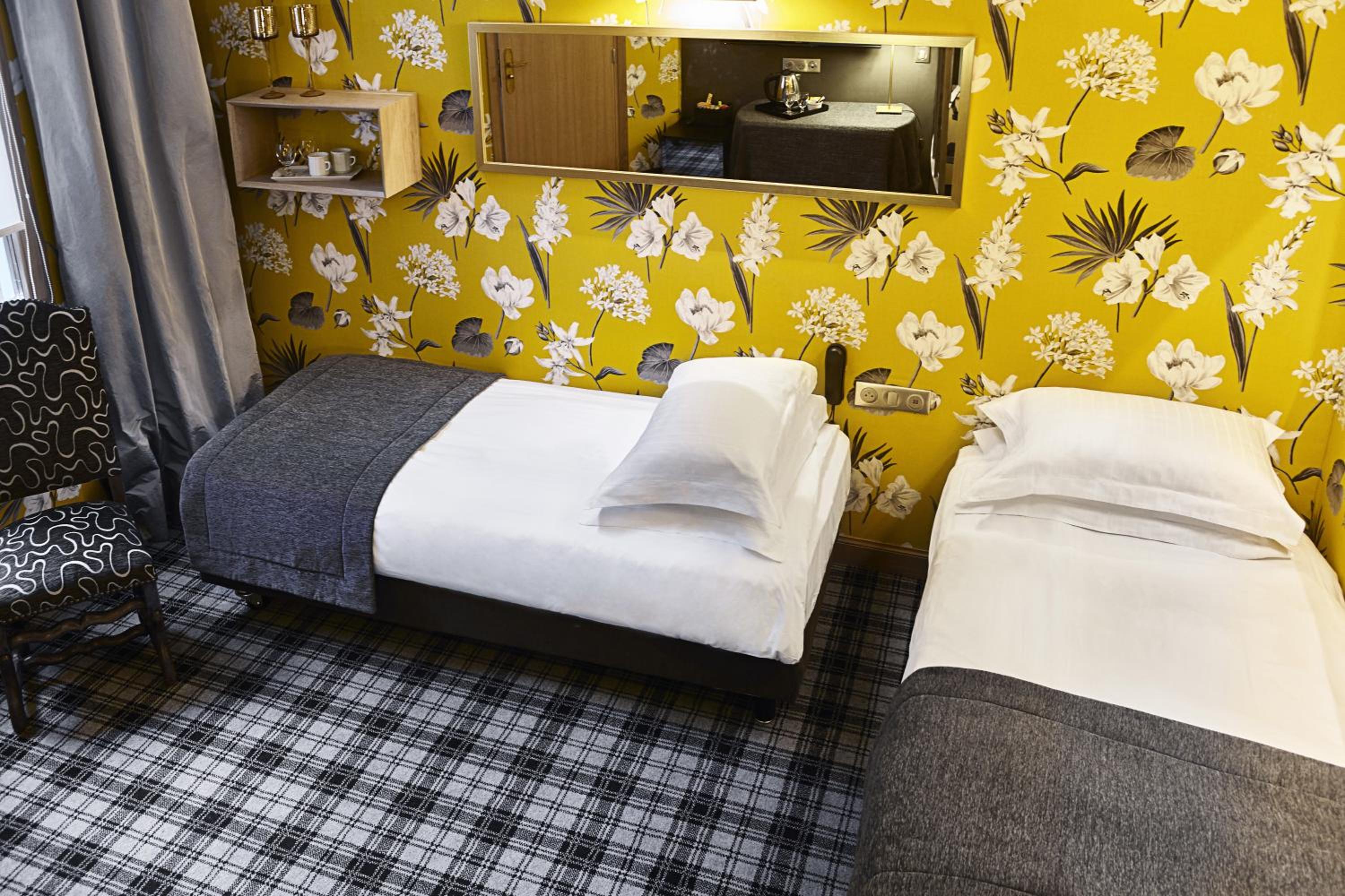 Duplex Quadruple Room thumbnail 5