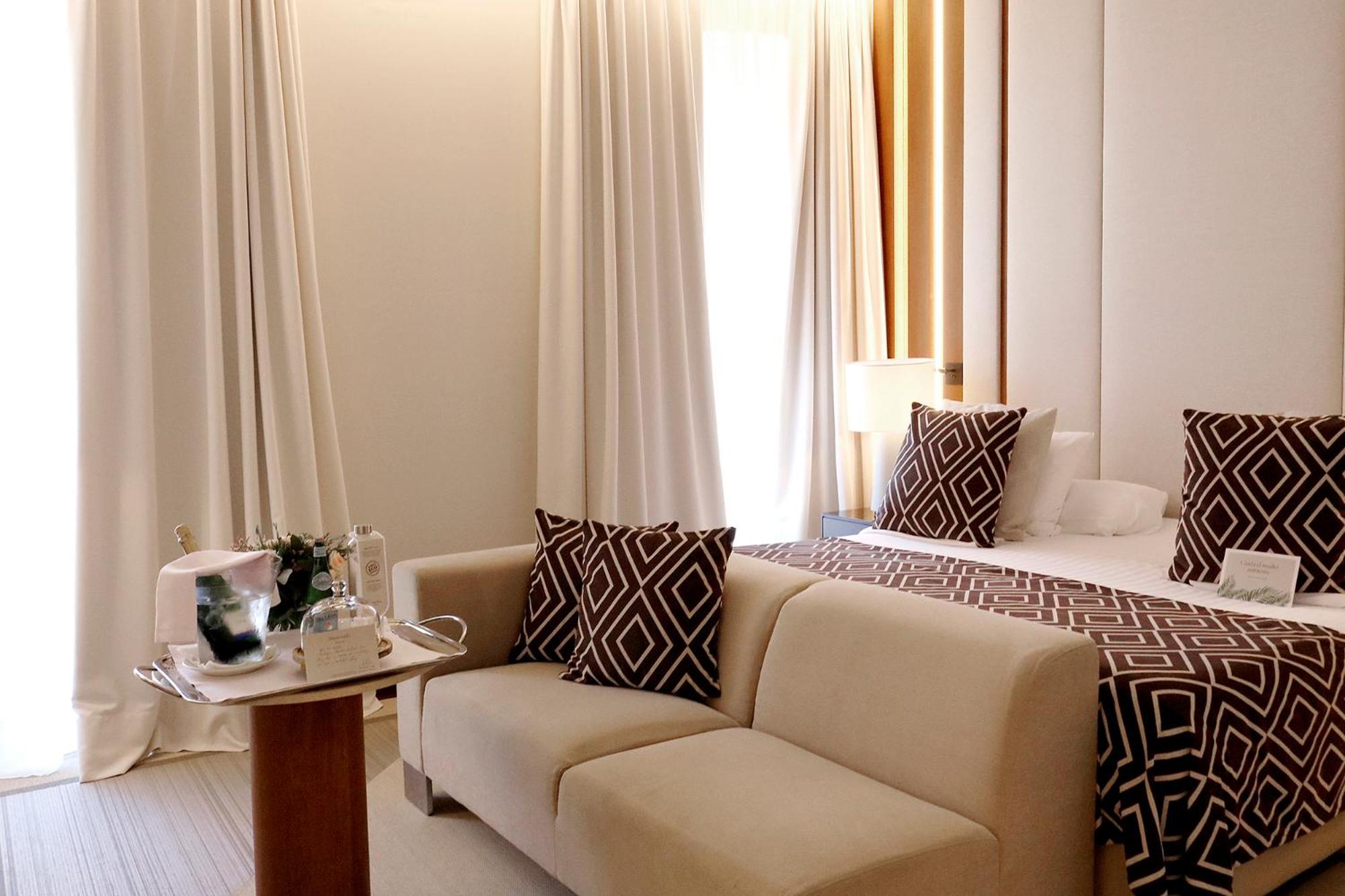 Double Room with Balcony - Photo 1
