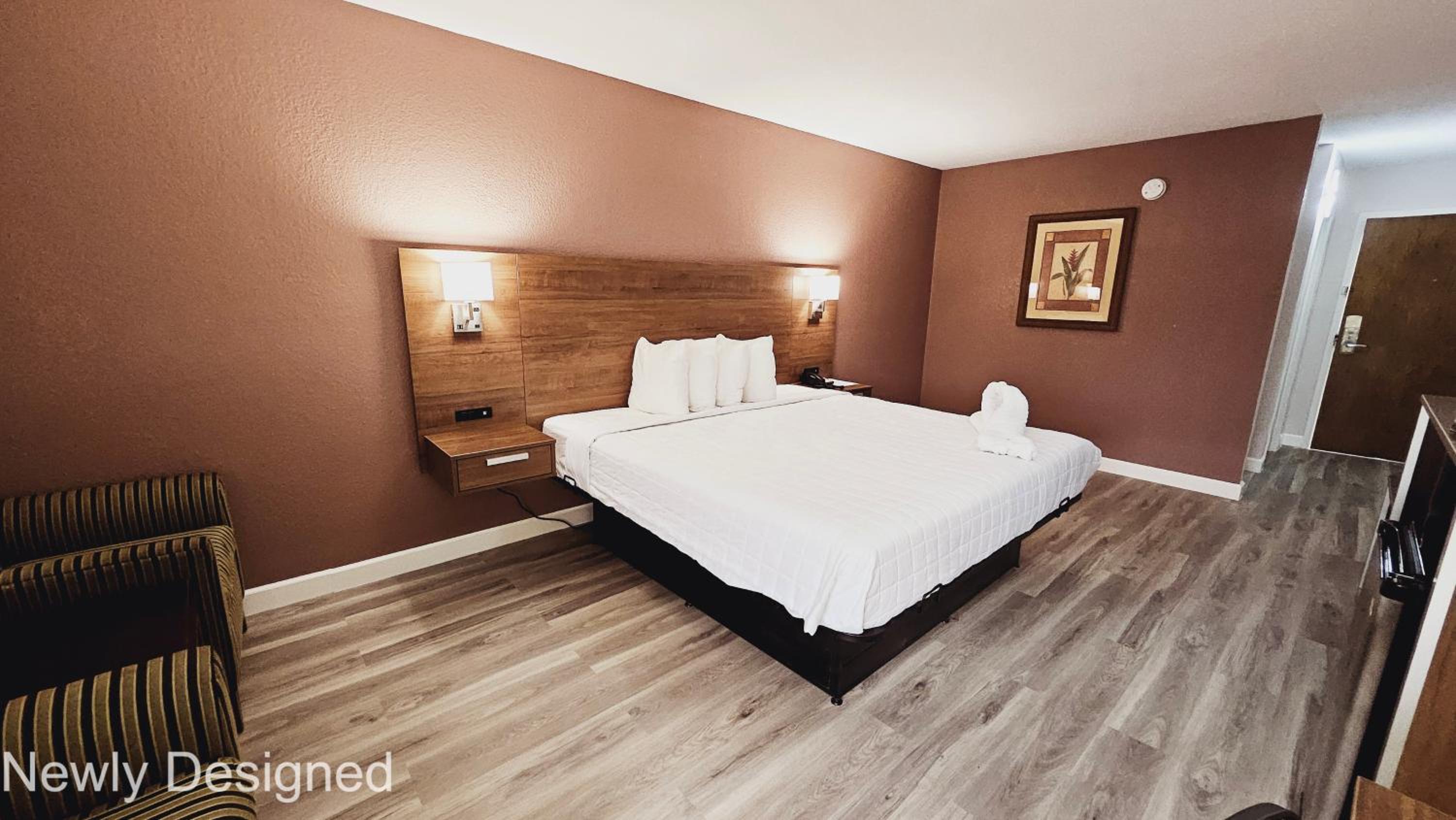 King Room - Non-Smoking - Photo 14