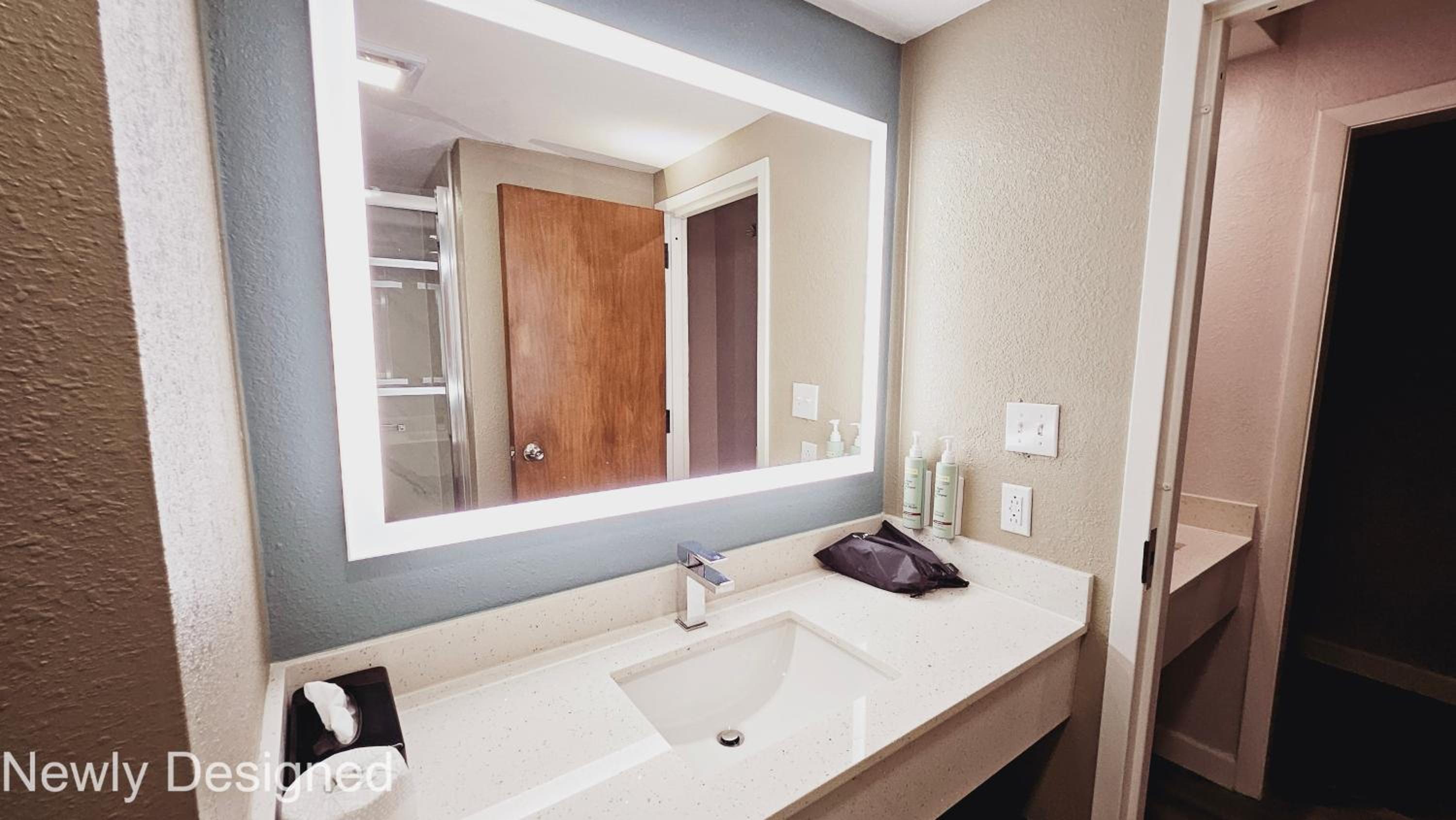 Double Room with Two Double Beds - Non-Smoking - Photo 3