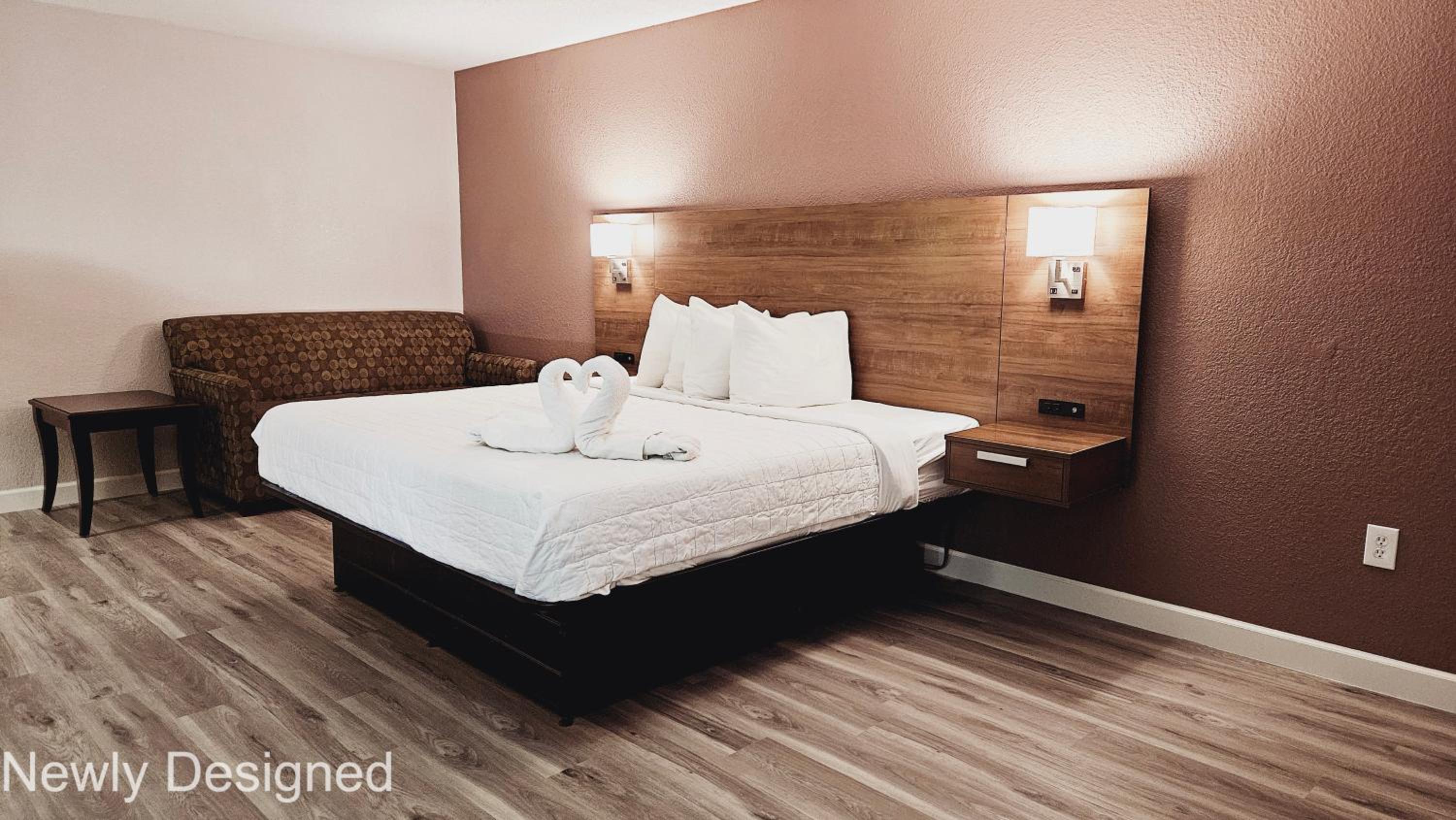 King Room - Non-Smoking - Photo 12