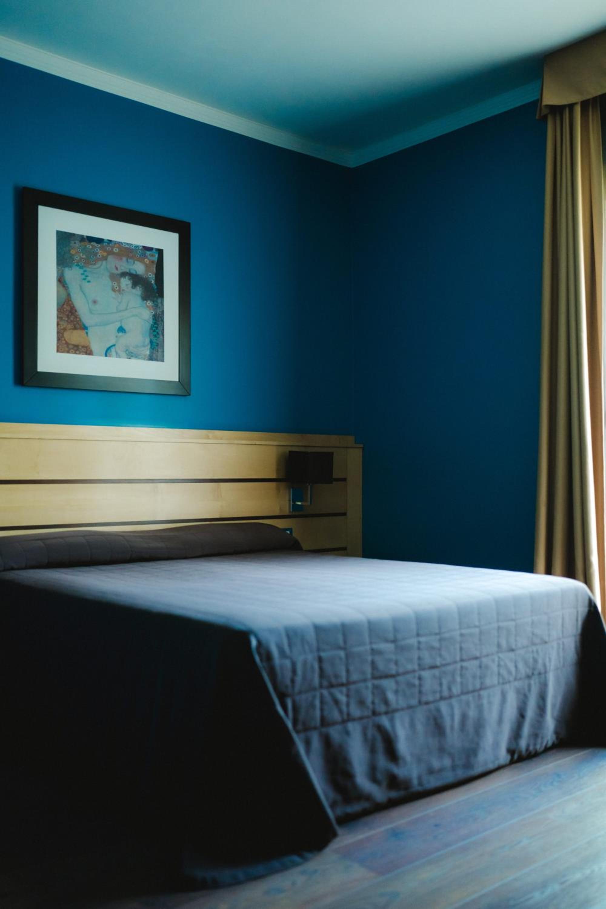 Double or Twin Room - Photo 6