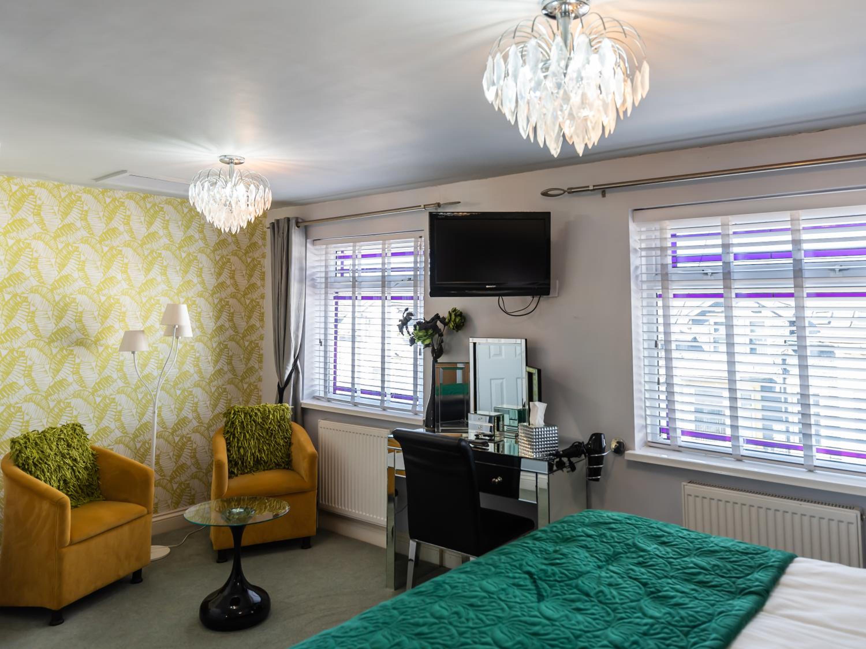 Deluxe King Room - Photo 3