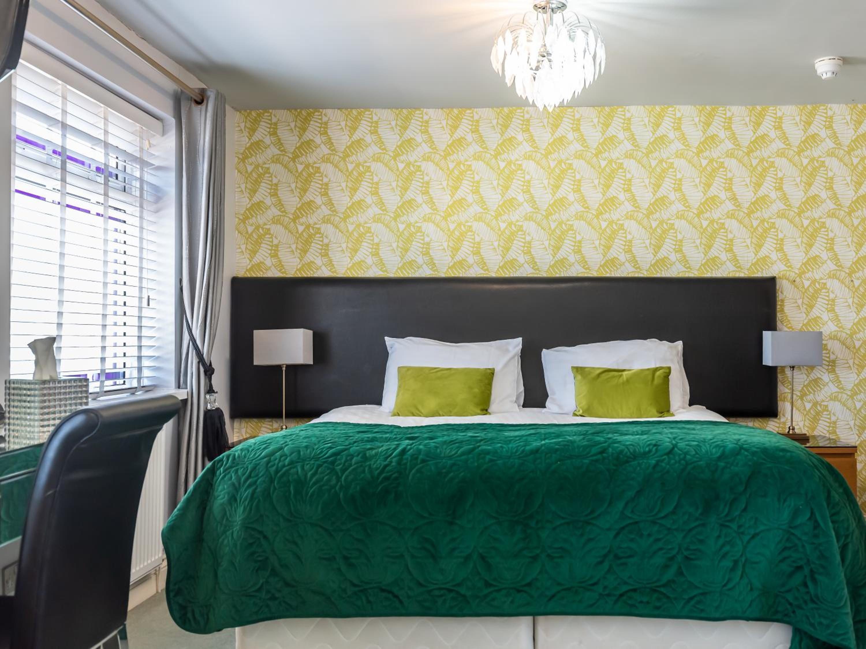 Deluxe King Room - Photo 1