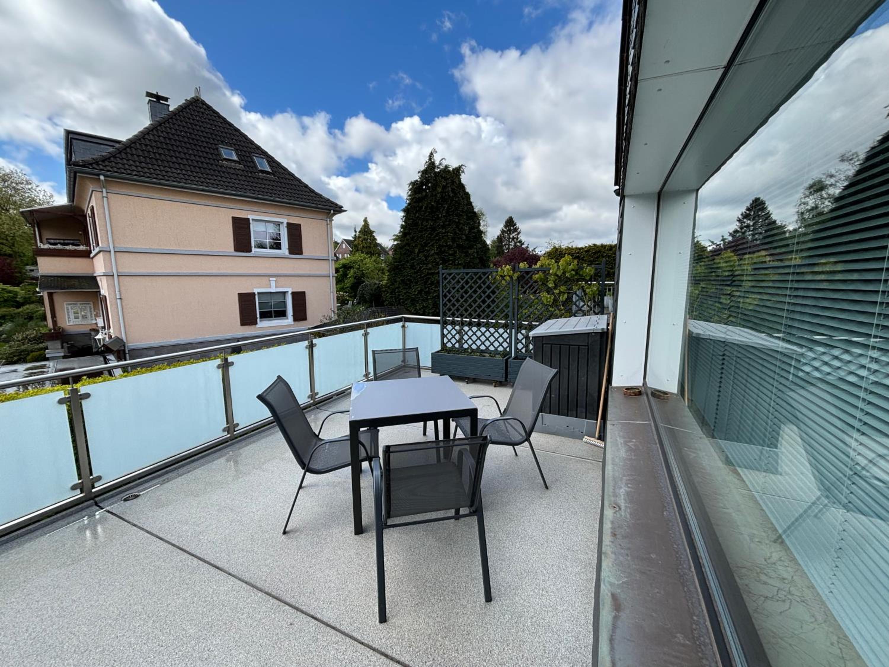 Two-Bedroom Apartment with Balcony photo 2
