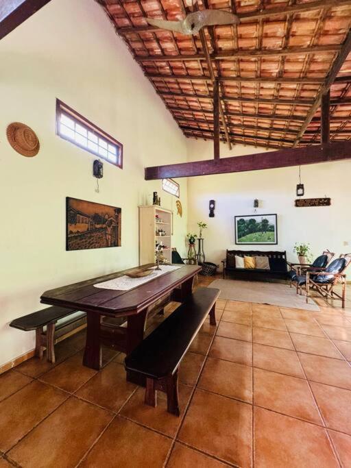 Six-Bedroom House photo 2