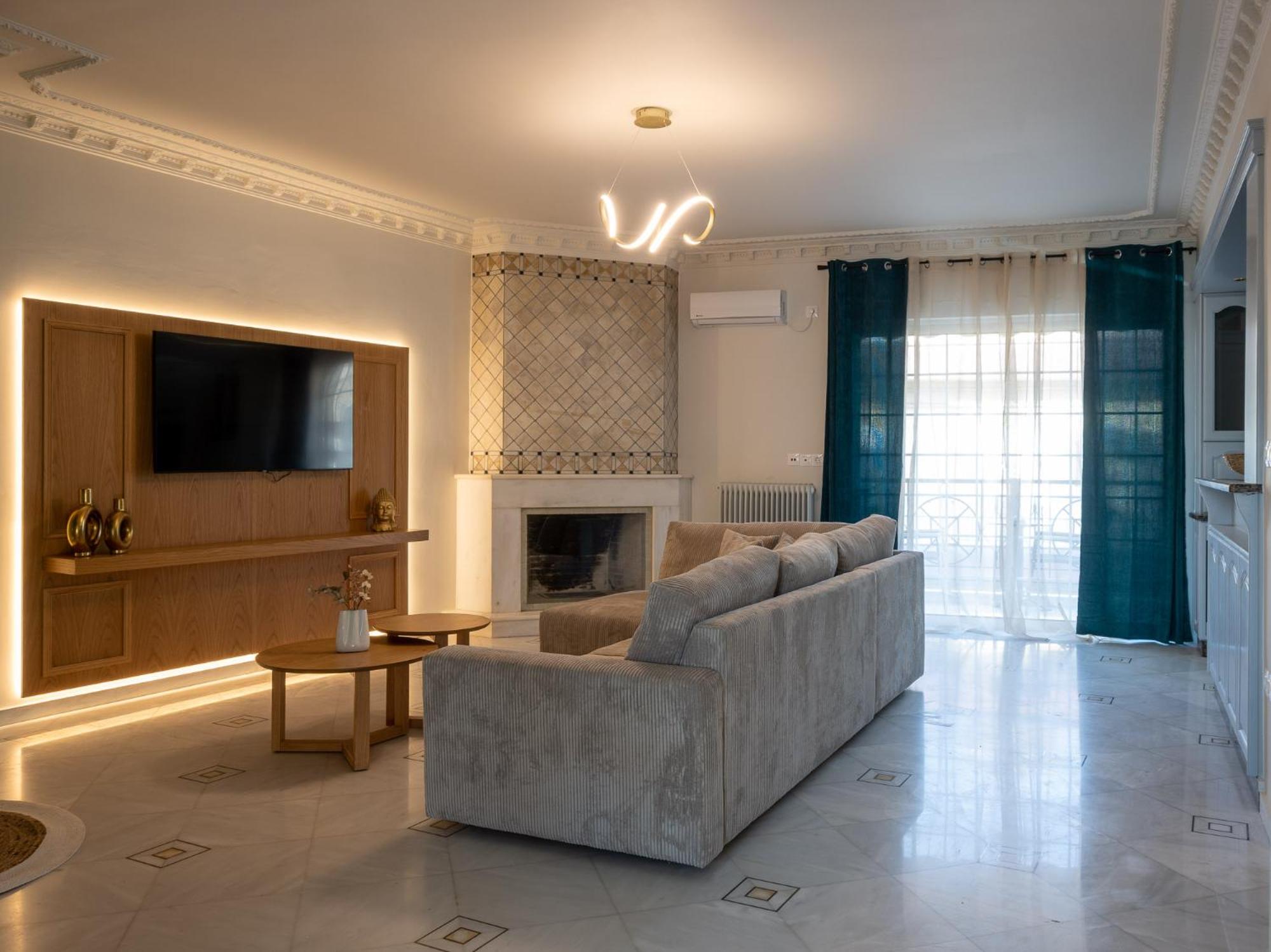 Deluxe Apartment