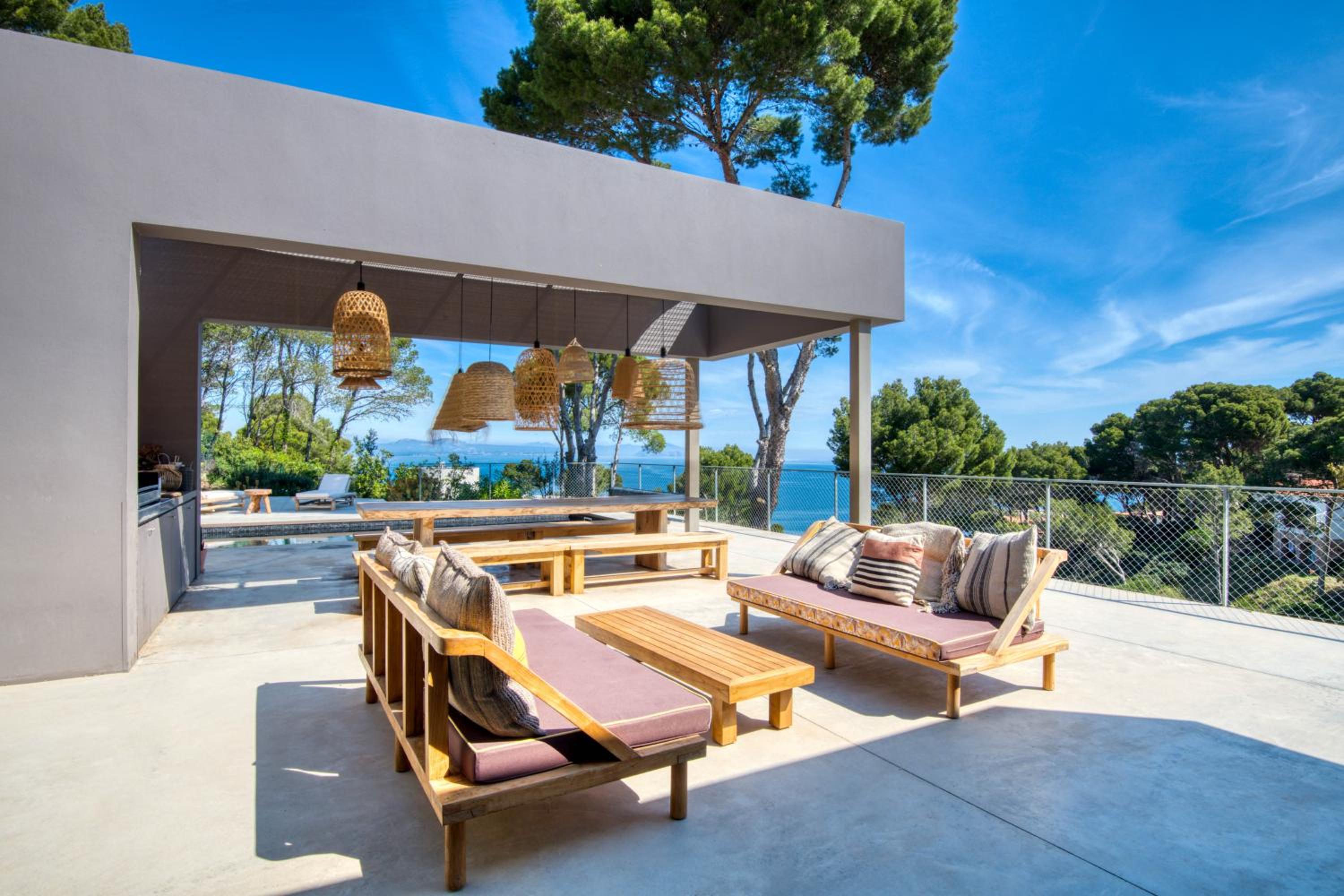 Villa photo 3