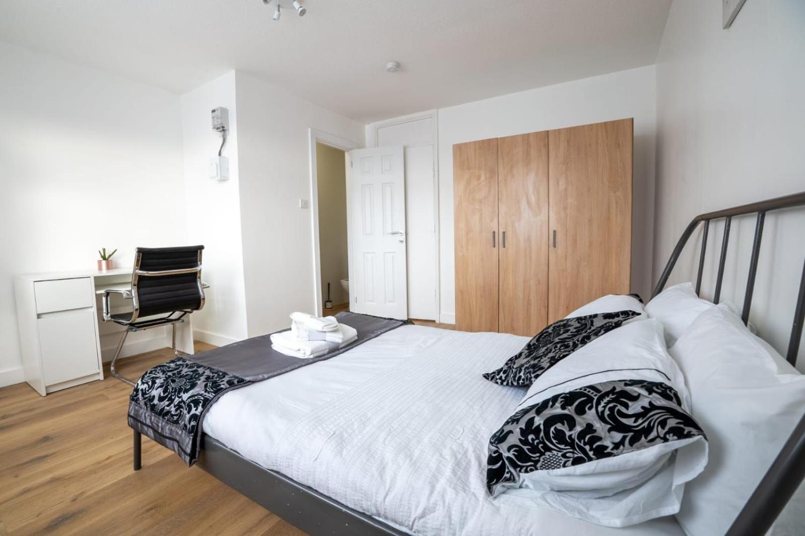 Double Room With Private Bathroom photo 1