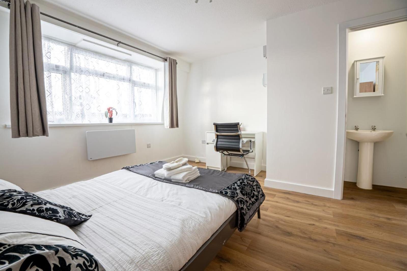 Double Room With Private Bathroom photo 3