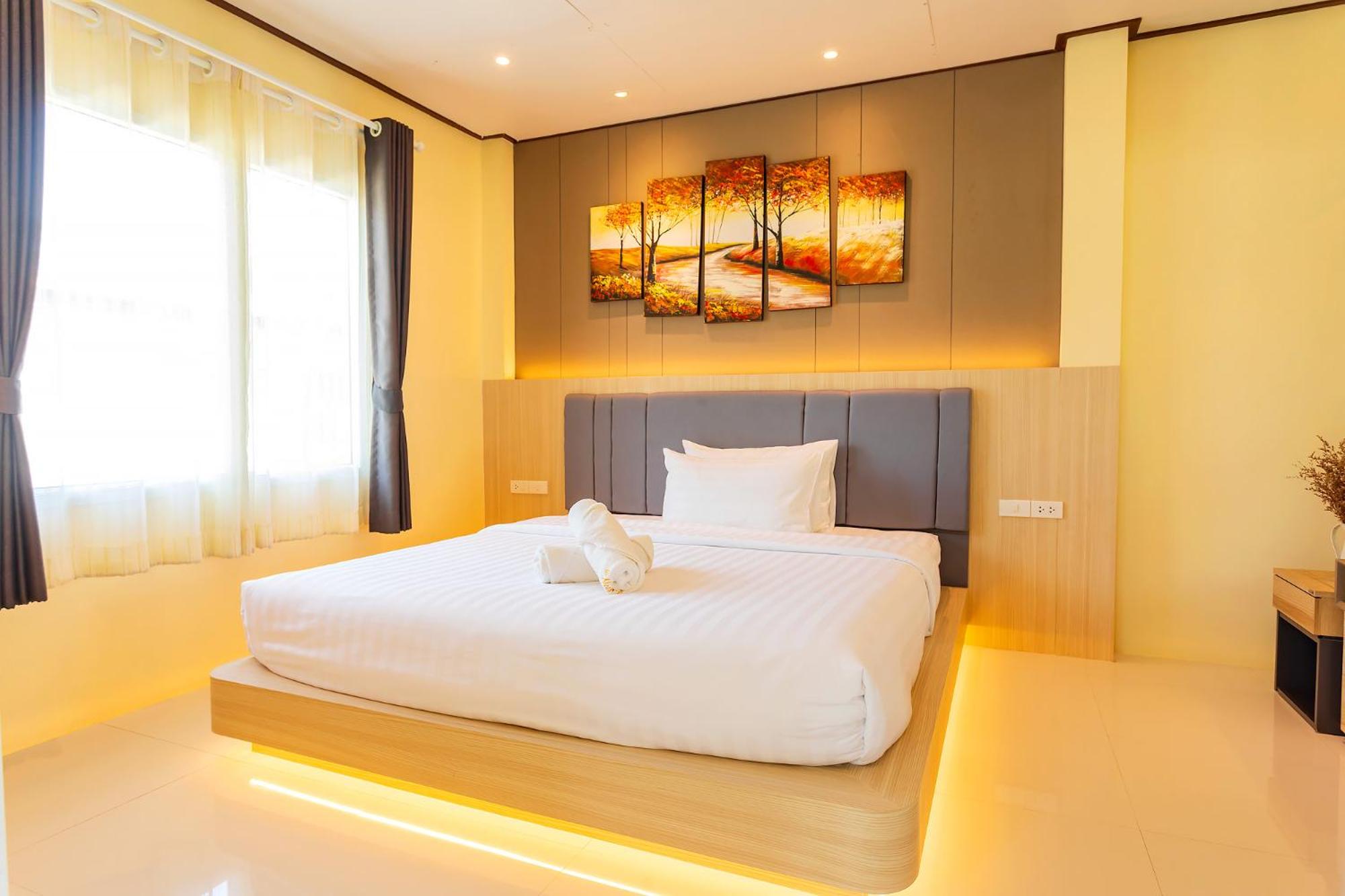 Suite with Garden View