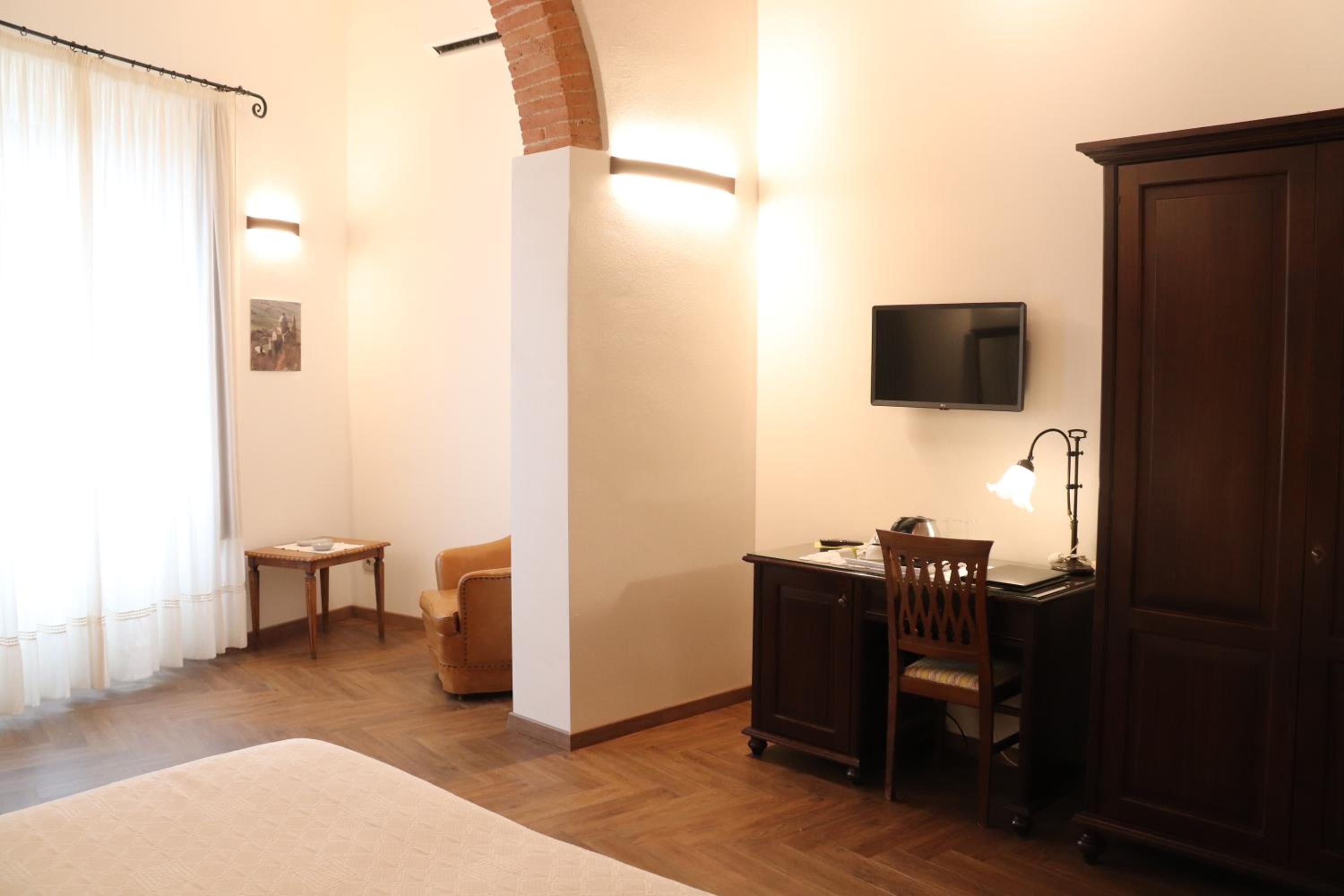 Superior Suite - Photo 1