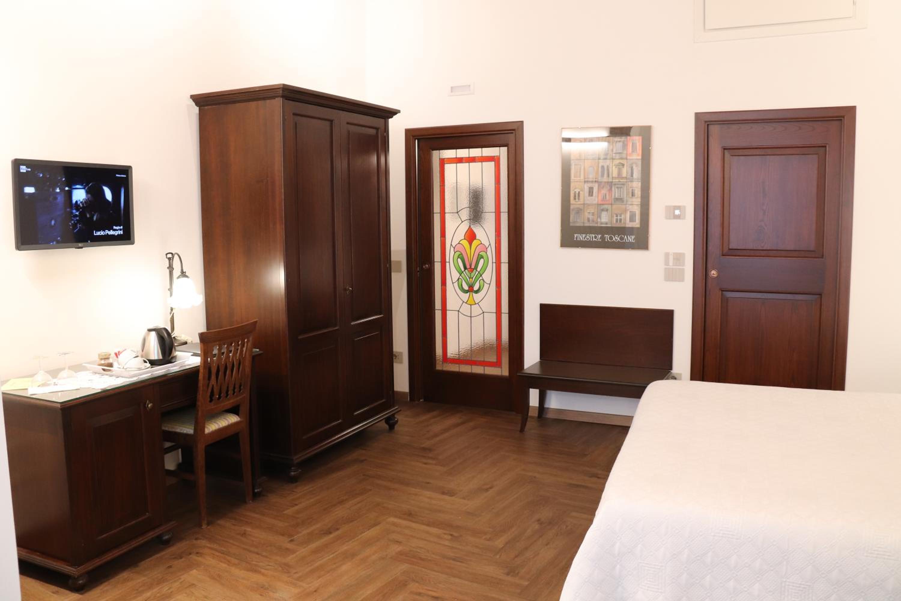 Superior Suite - Photo 4