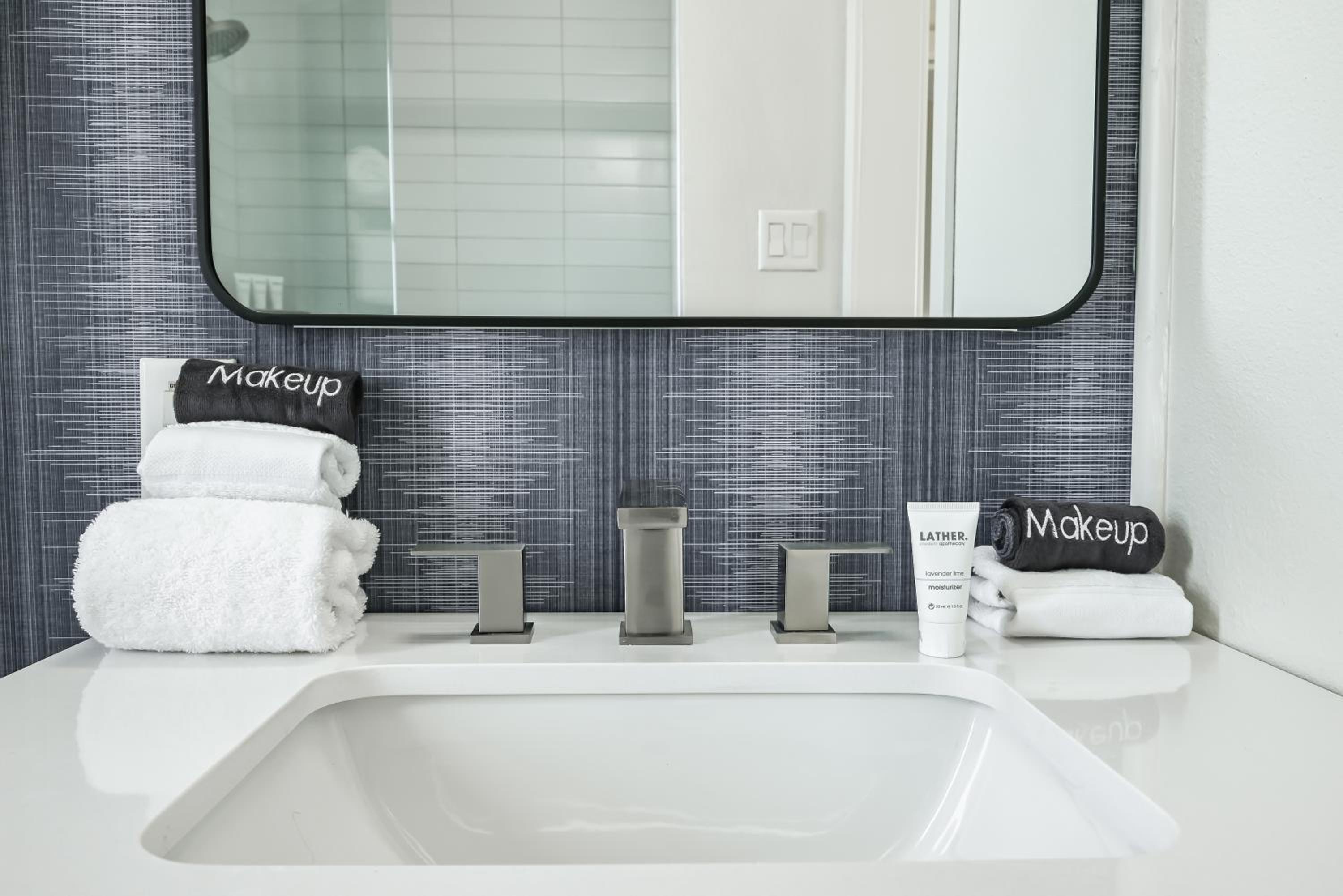 Superior Suite - Photo 2