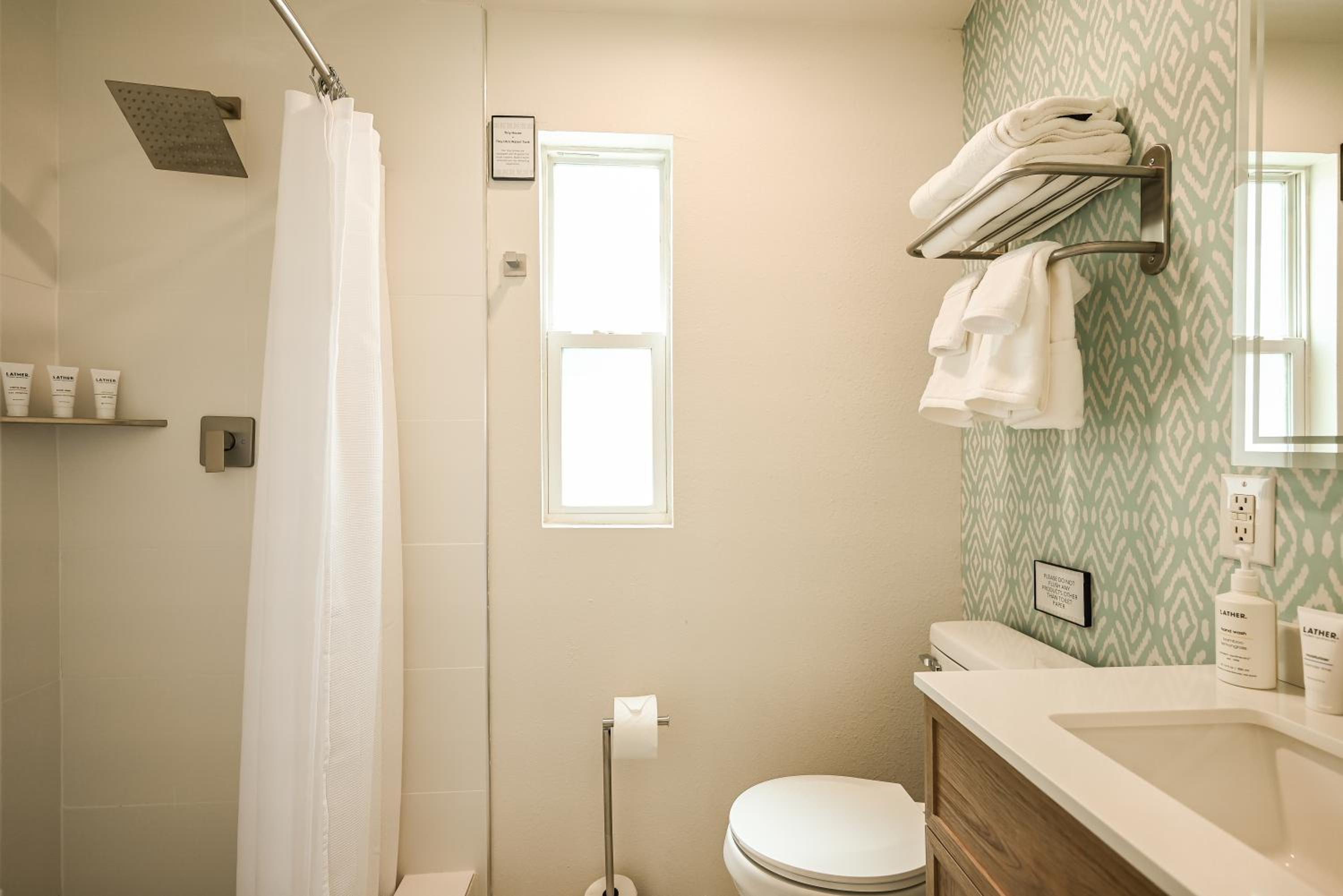 Deluxe Suite - Photo 4
