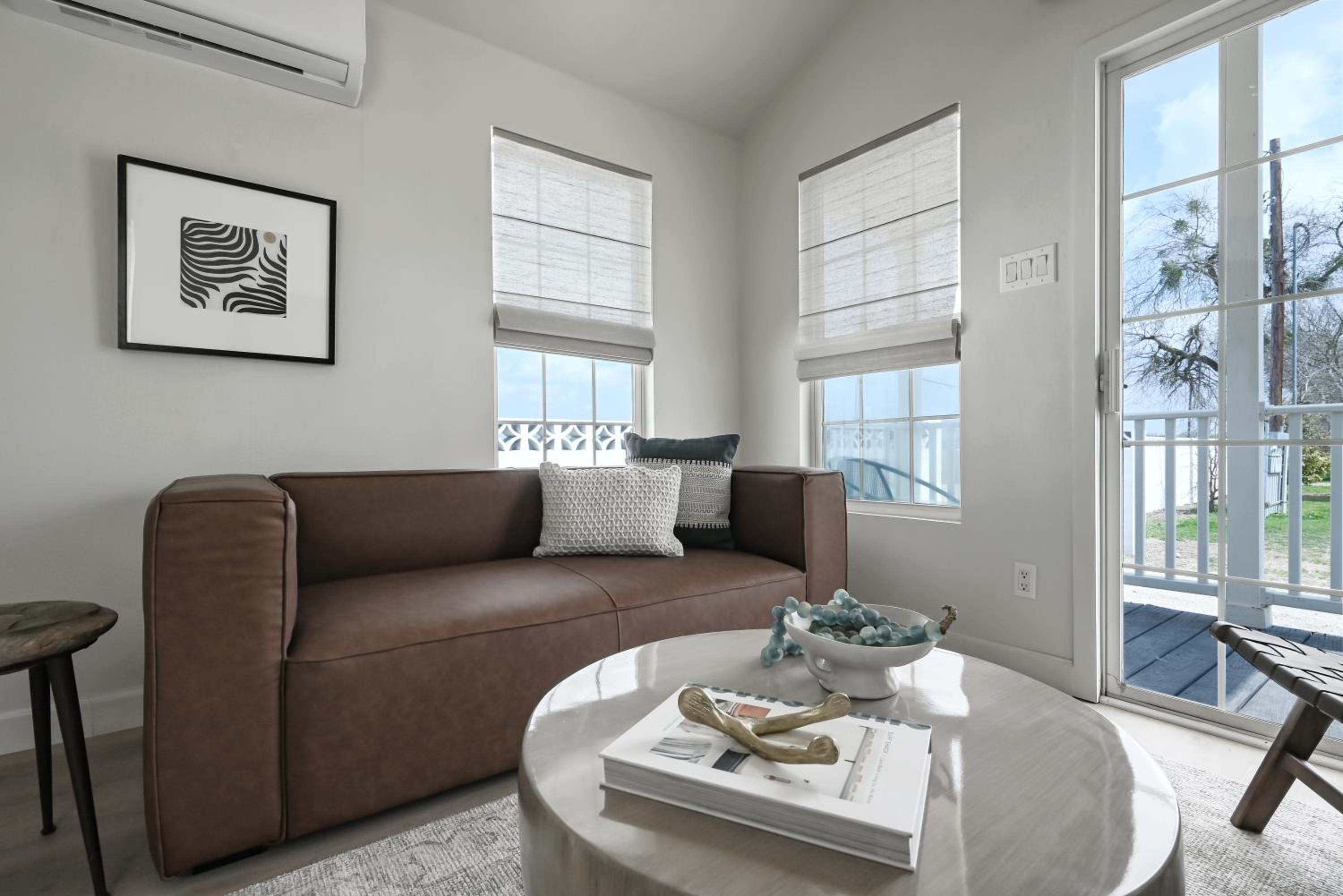 Deluxe Suite - Photo 9