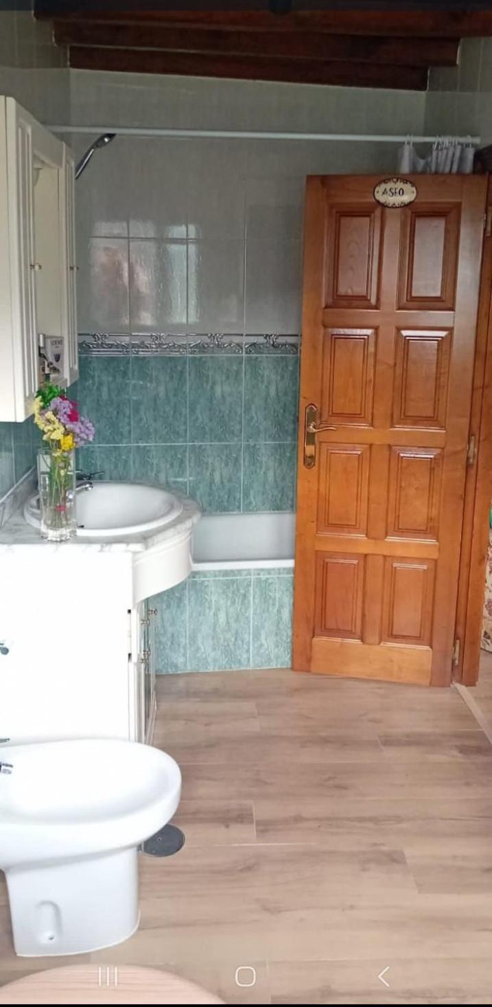 Three-Bedroom House photo 3
