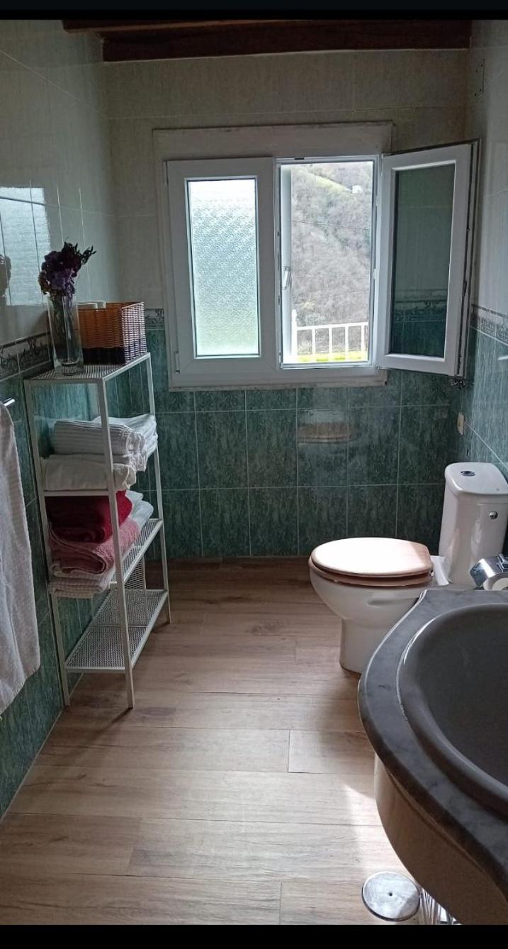Three-Bedroom House photo 2