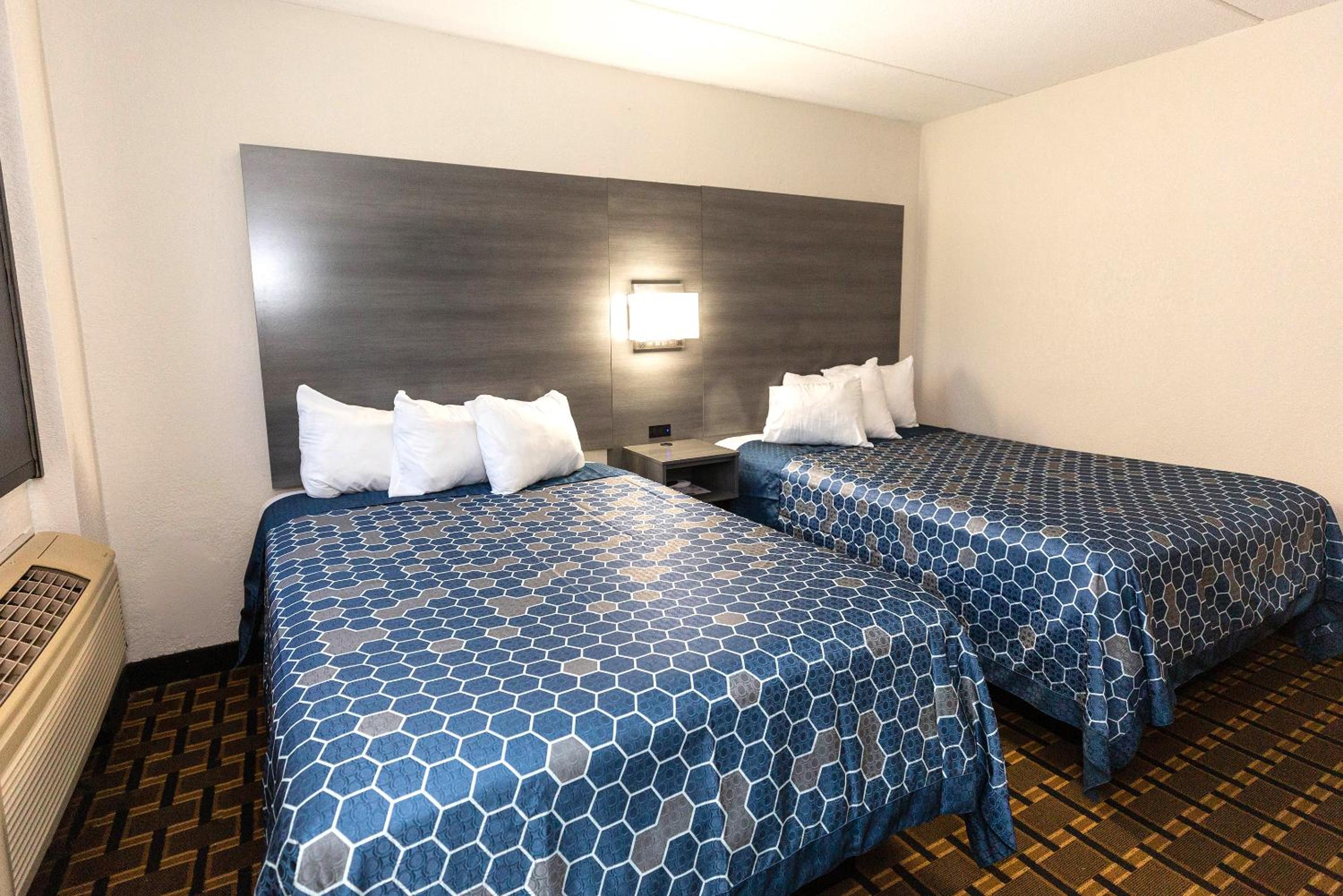 Deluxe Double Room with Two Double Beds - Photo 2