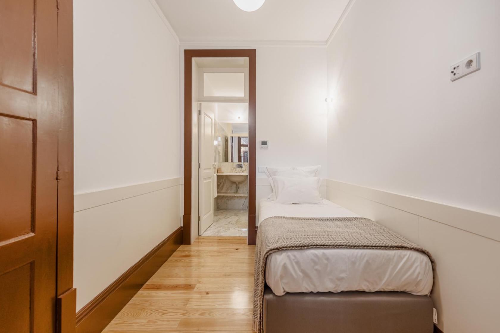 Single Room photo 3