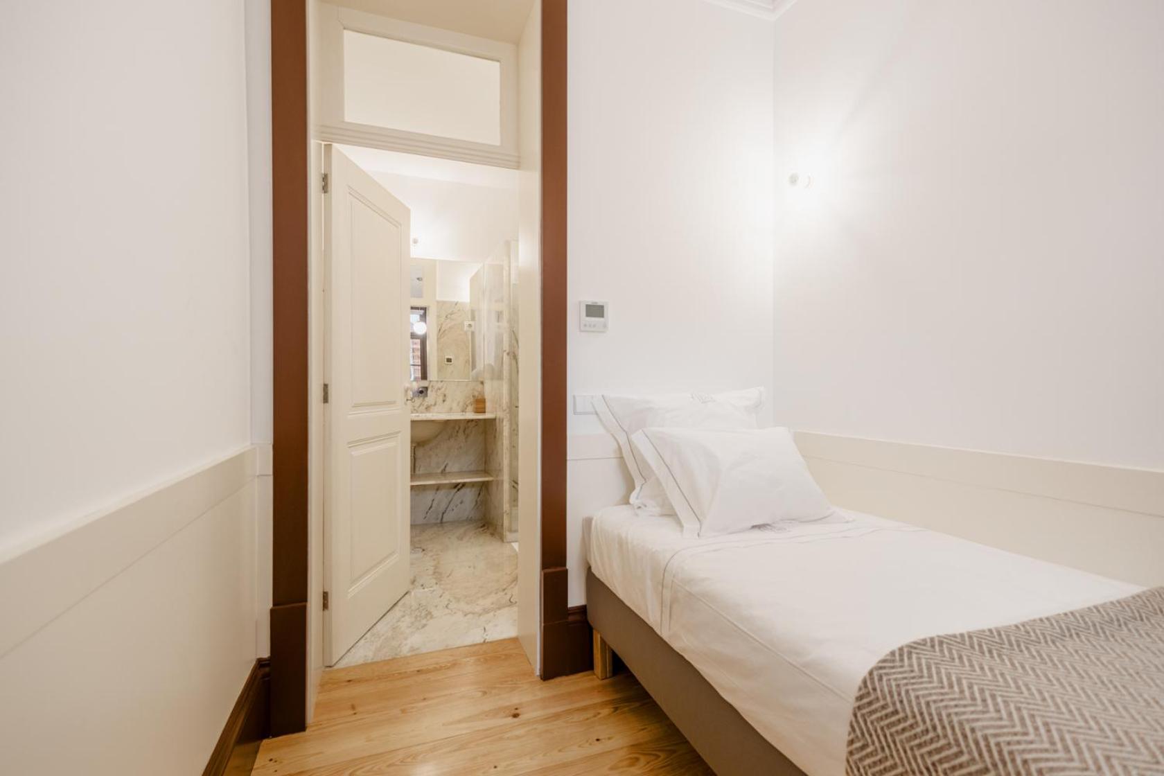 Single Room photo 2