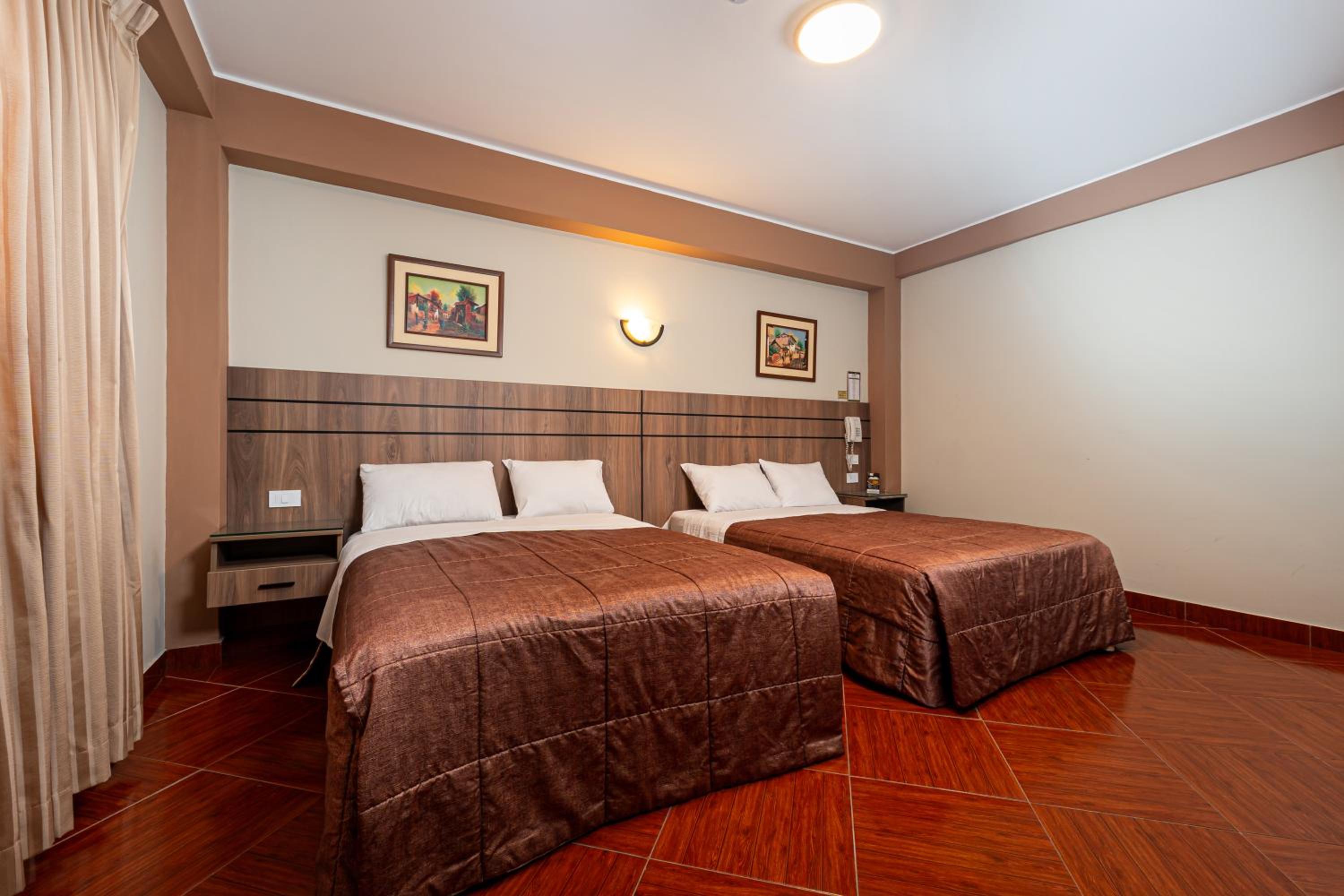 Twin Room - Photo 19