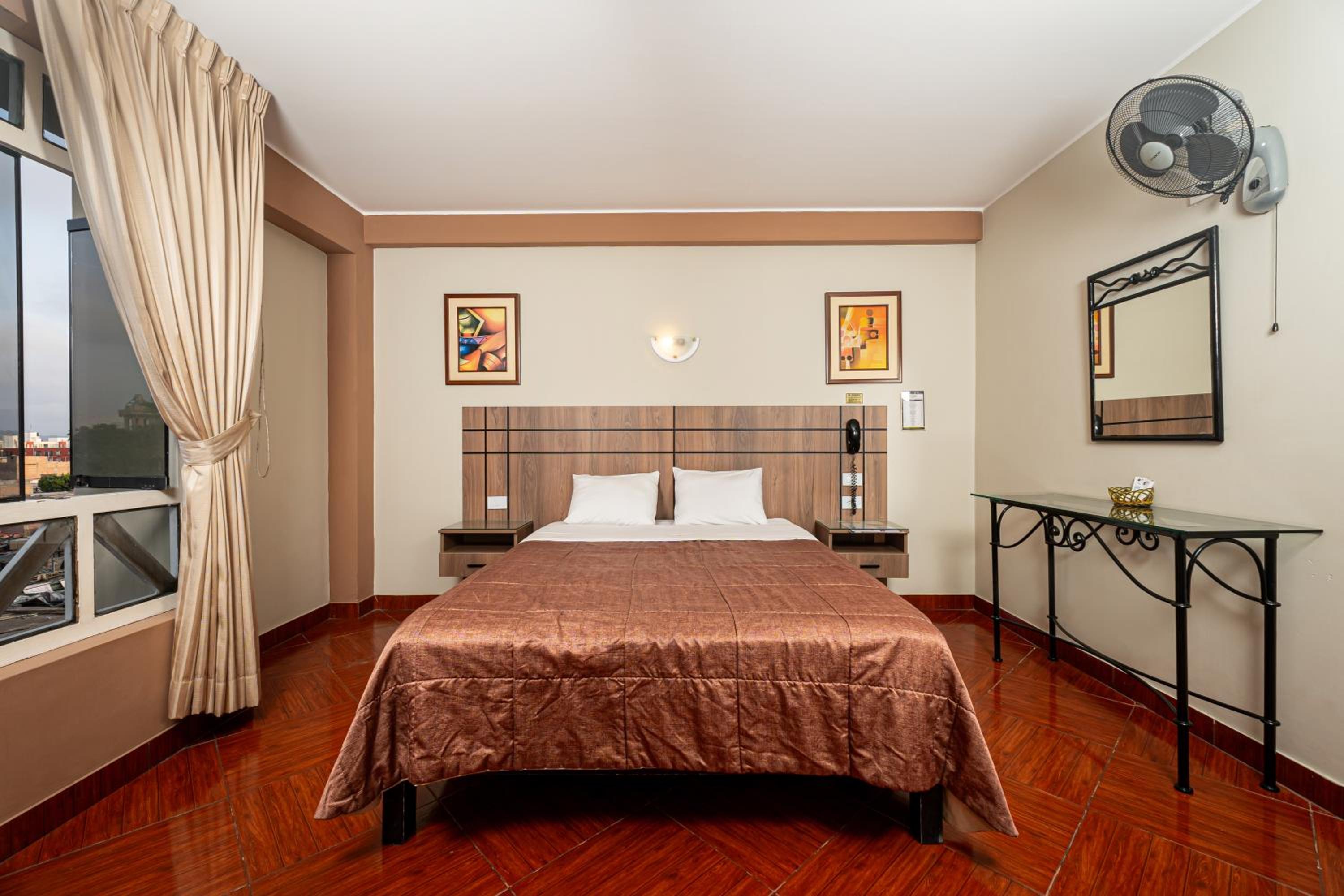Double Room - Photo 18