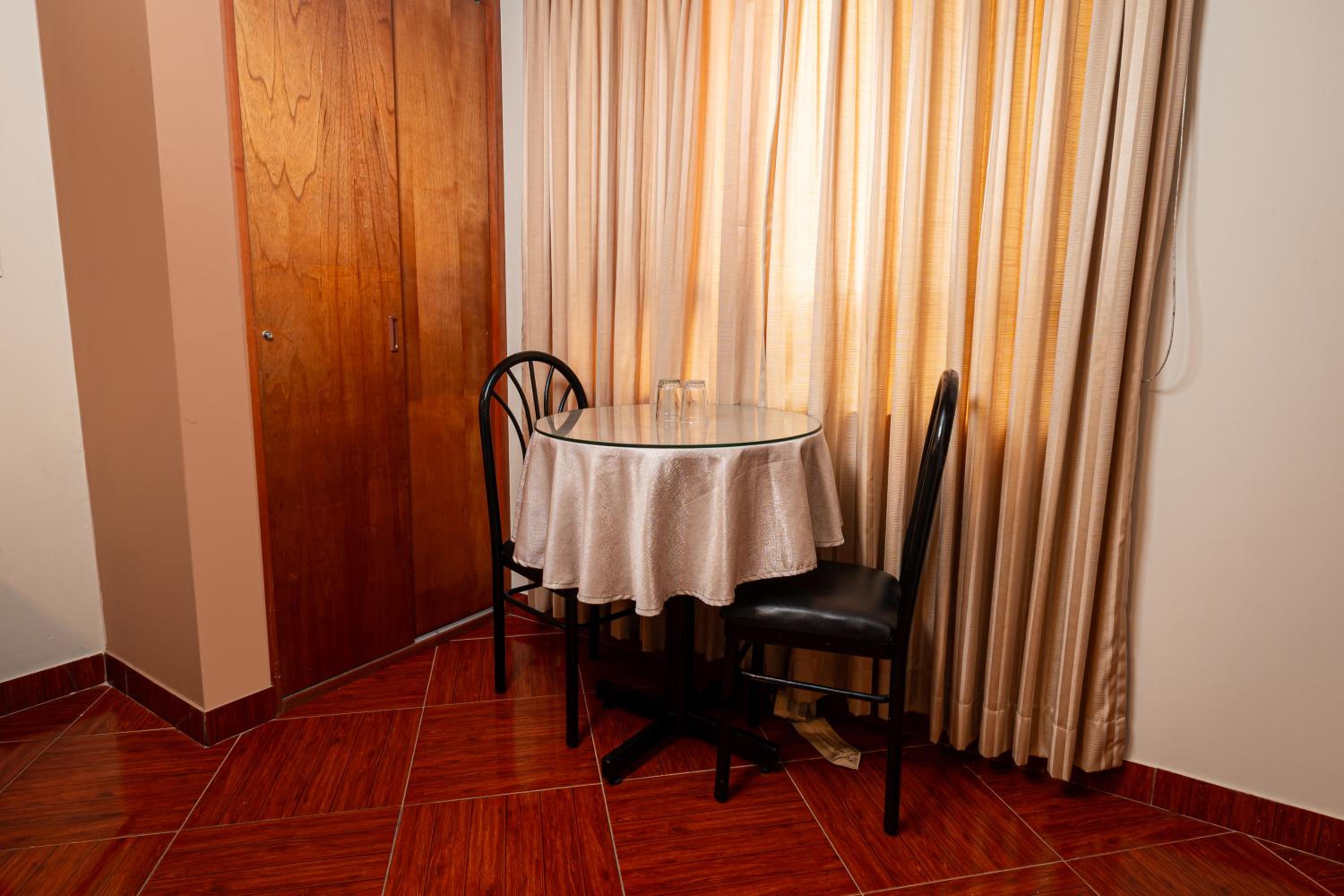 Double Room - Photo 4